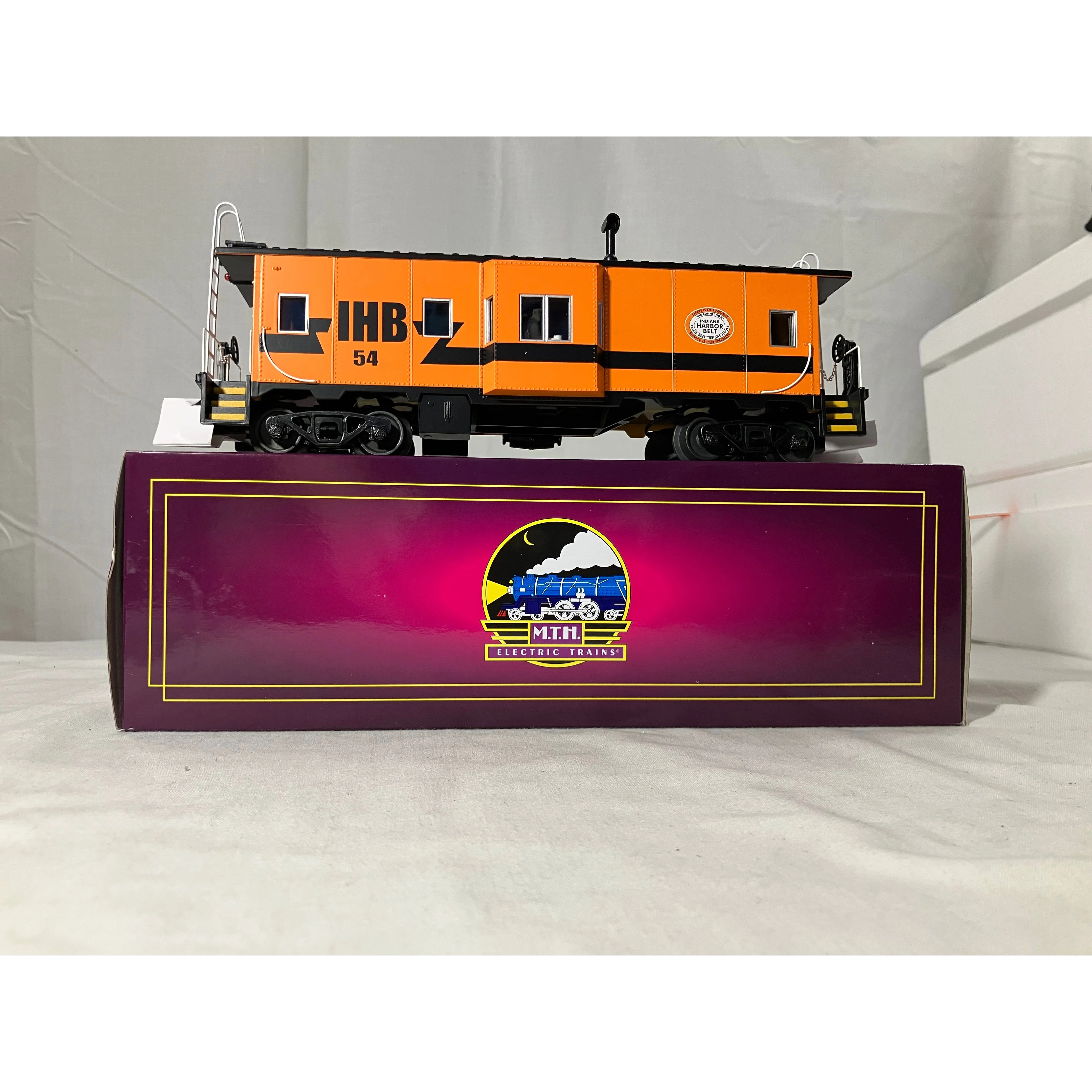 MTH Trains 20-91773 O scale 3-rail Indiana Harbor Belt Bay Window Caboose — photo 3