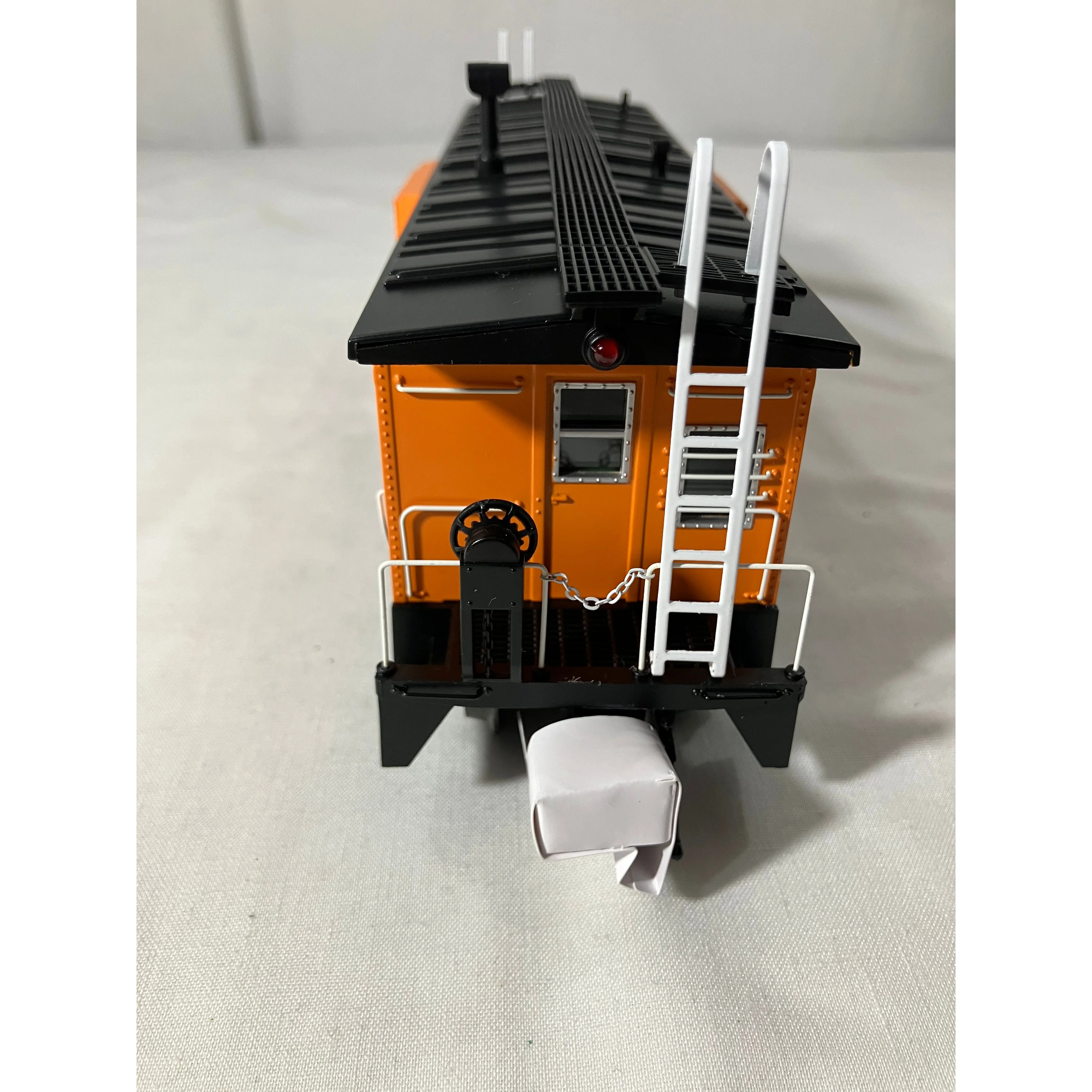 MTH Trains 20-91773 O scale 3-rail Indiana Harbor Belt Bay Window Caboose — photo 4