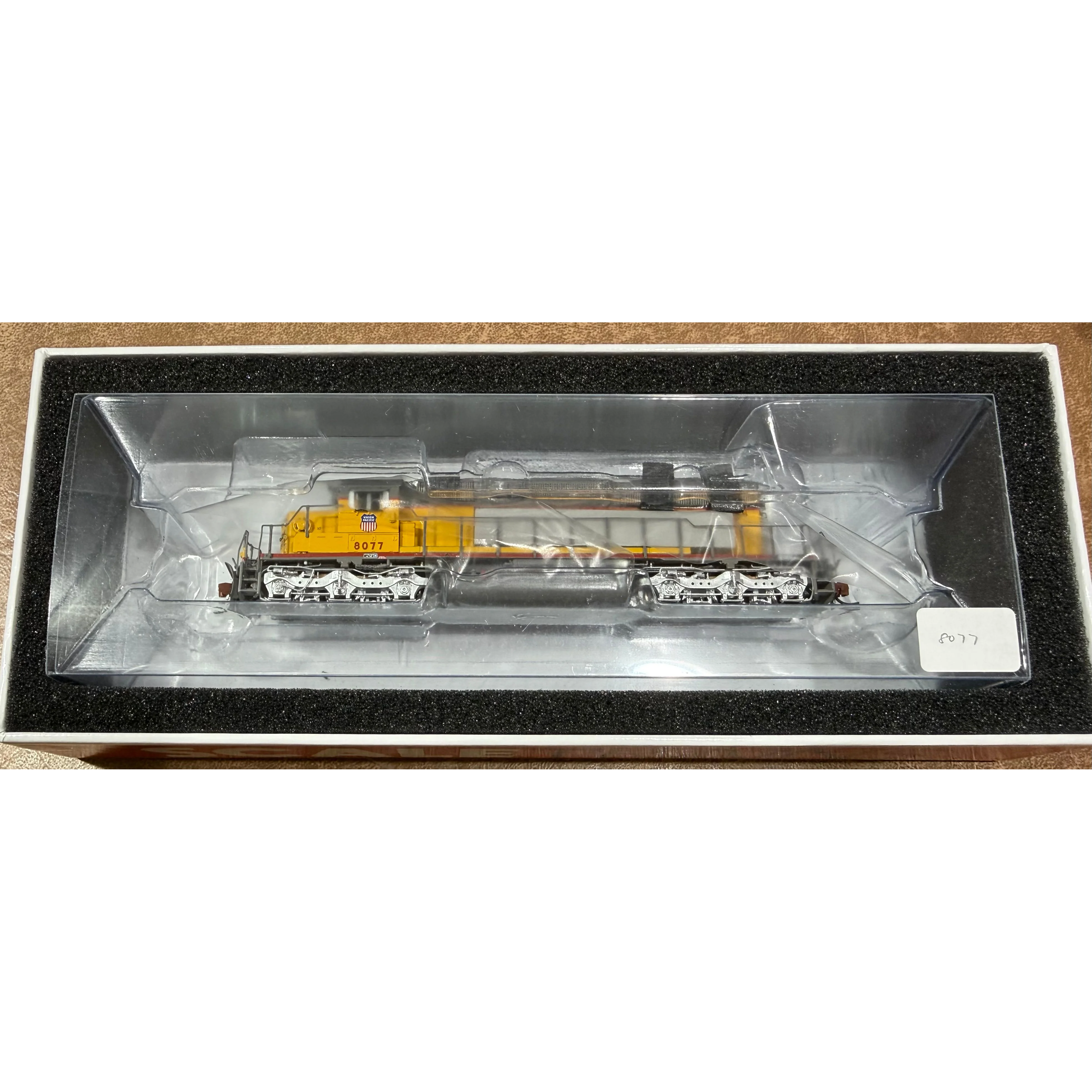 Like New N Scale Scale Trains UP SD40-2s
