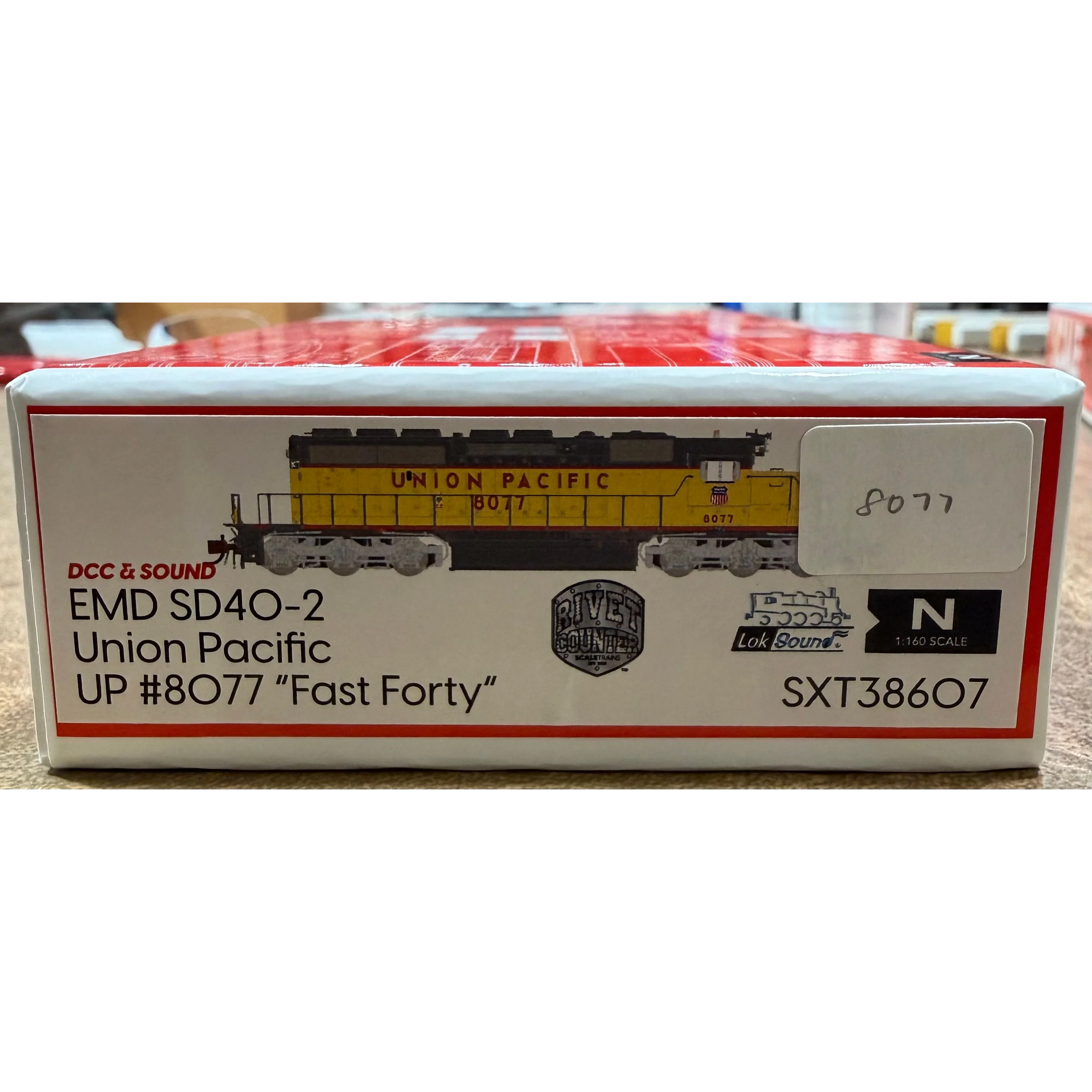 Like New N Scale Scale Trains UP SD40-2s — photo 2