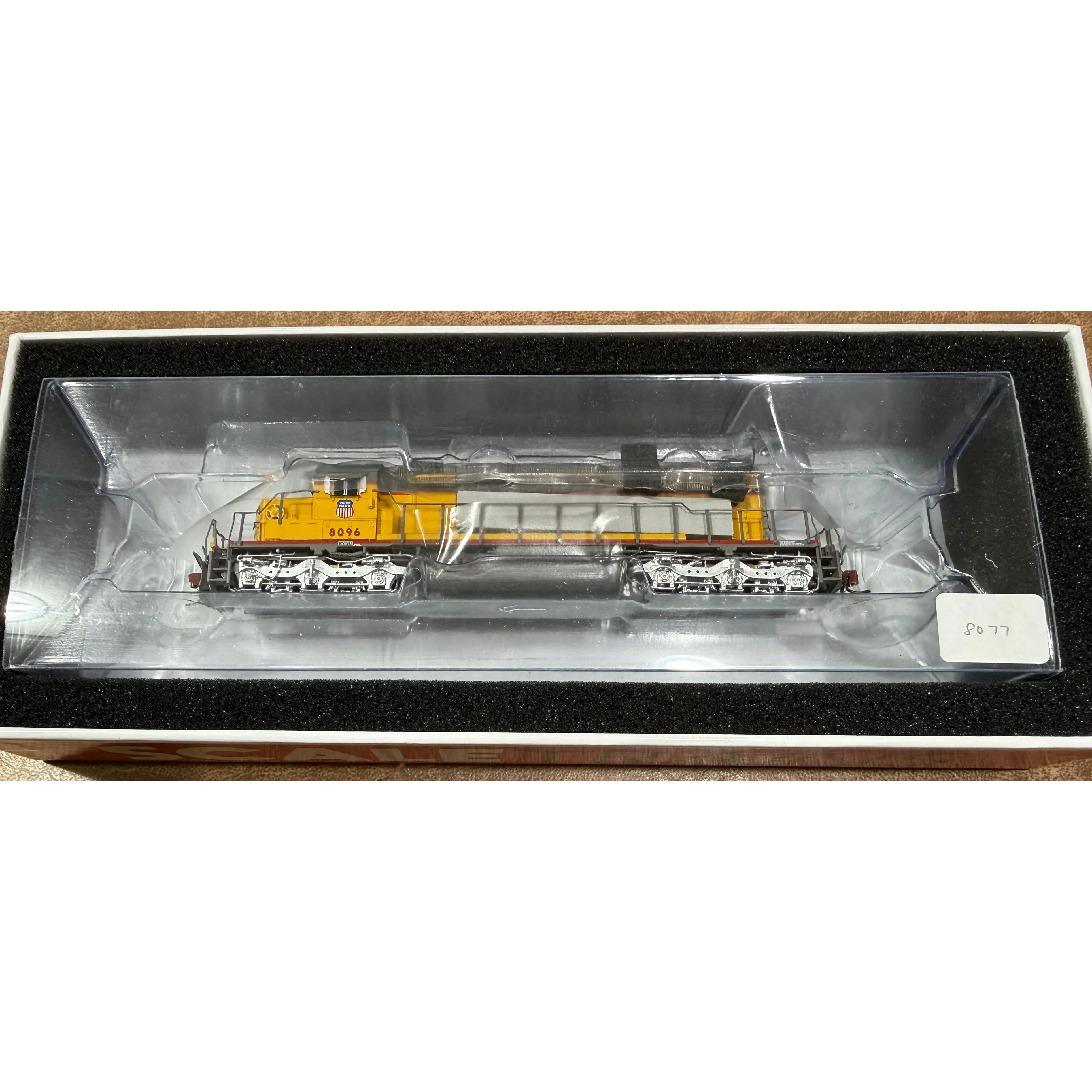 Like New N Scale Scale Trains UP SD40-2s — photo 3