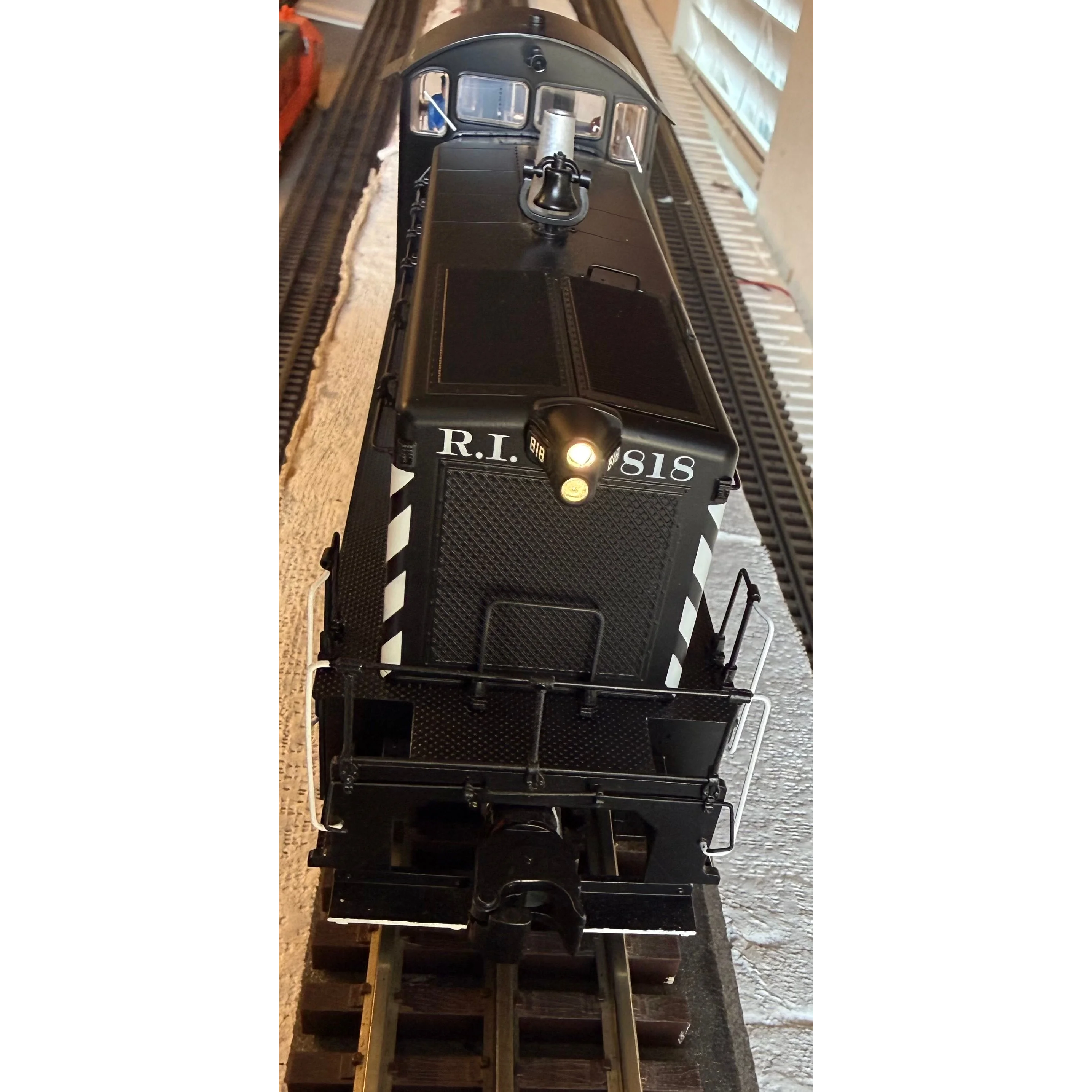 Lionel 2133610 Rock Island Legacy SW8 #818 — photo 4