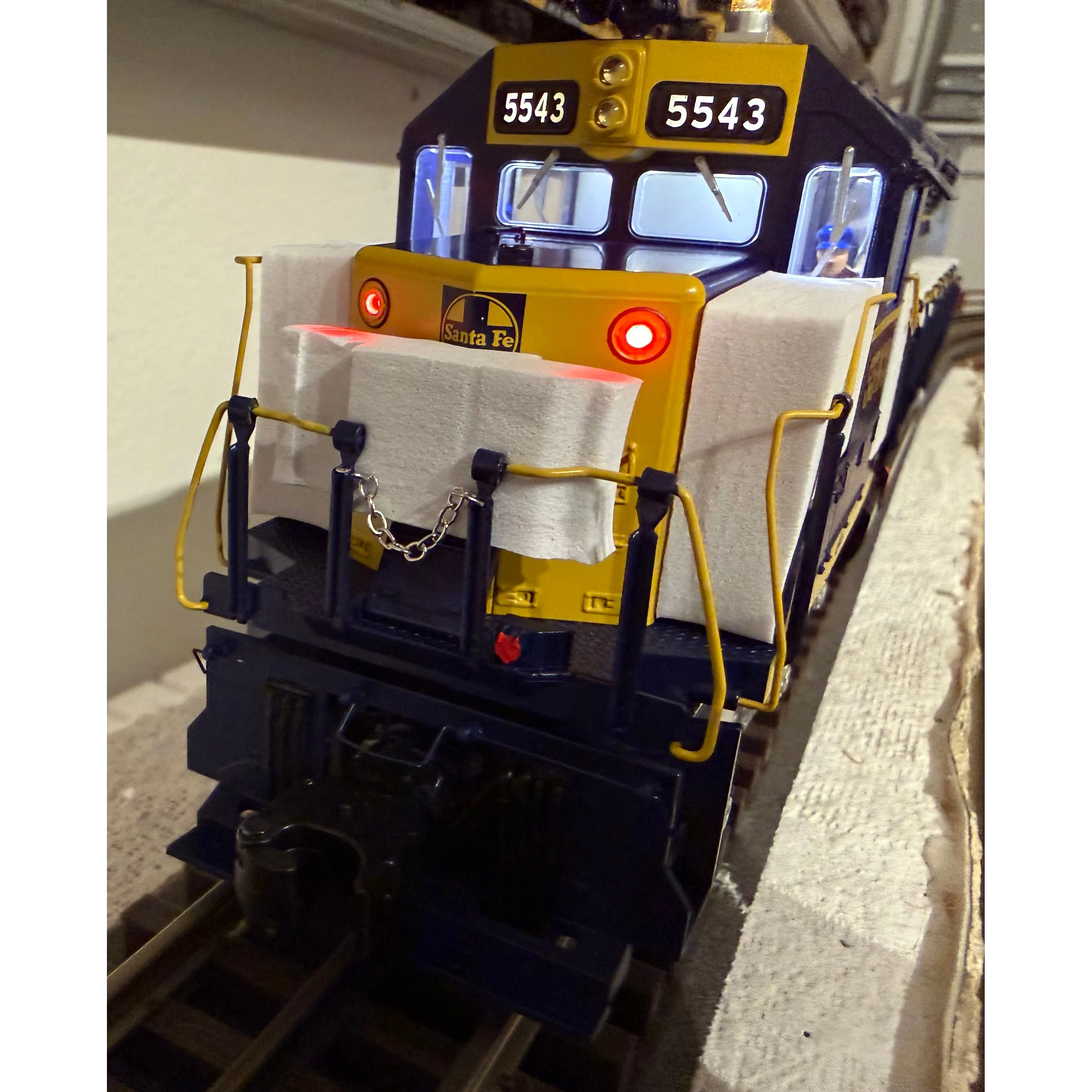 LIONEL 2433522 LEGACY SANTA FE SD45 #5534 - O SCALE - NEW and TESTED!! — photo 10