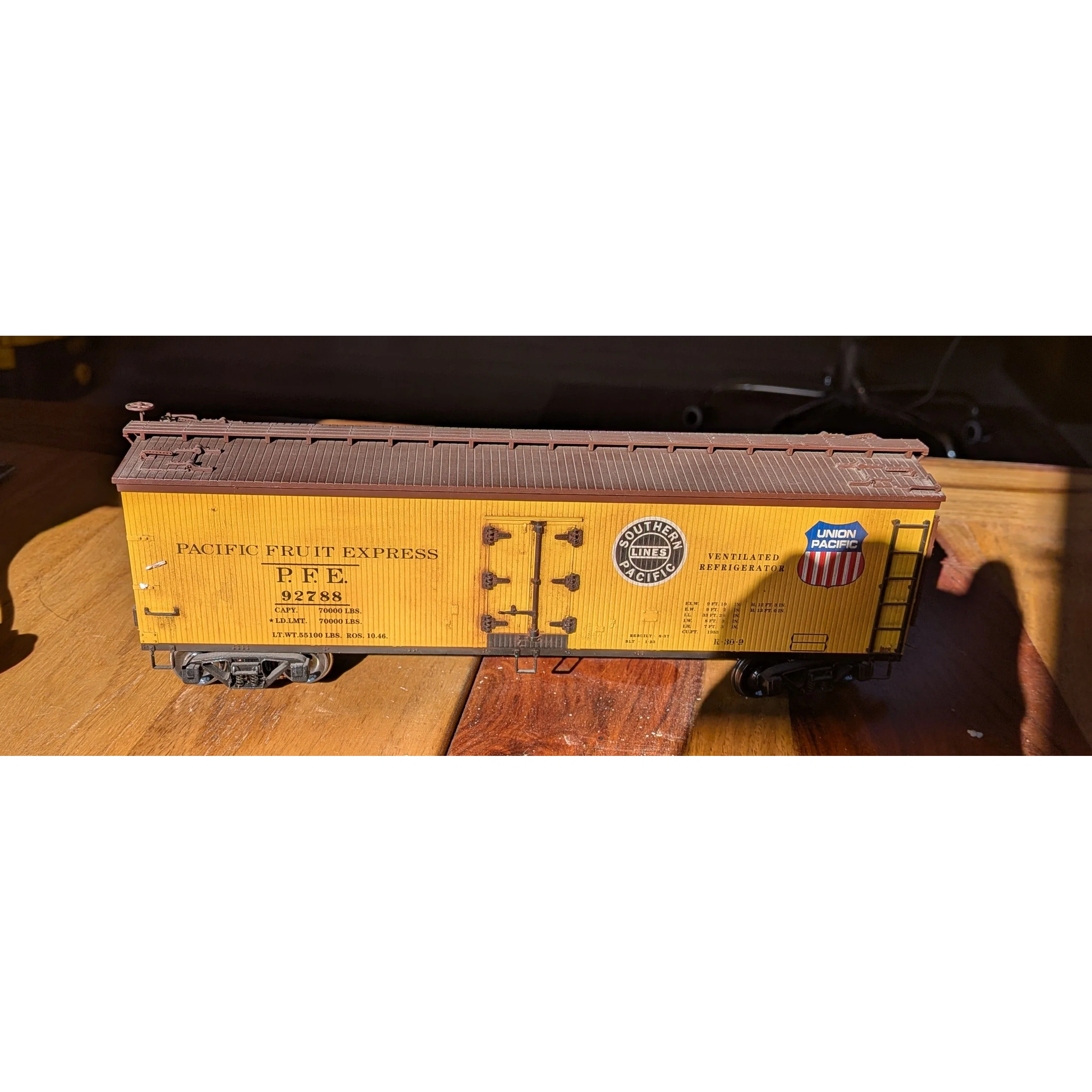 K Line UP/SP wood reefer 2 rail