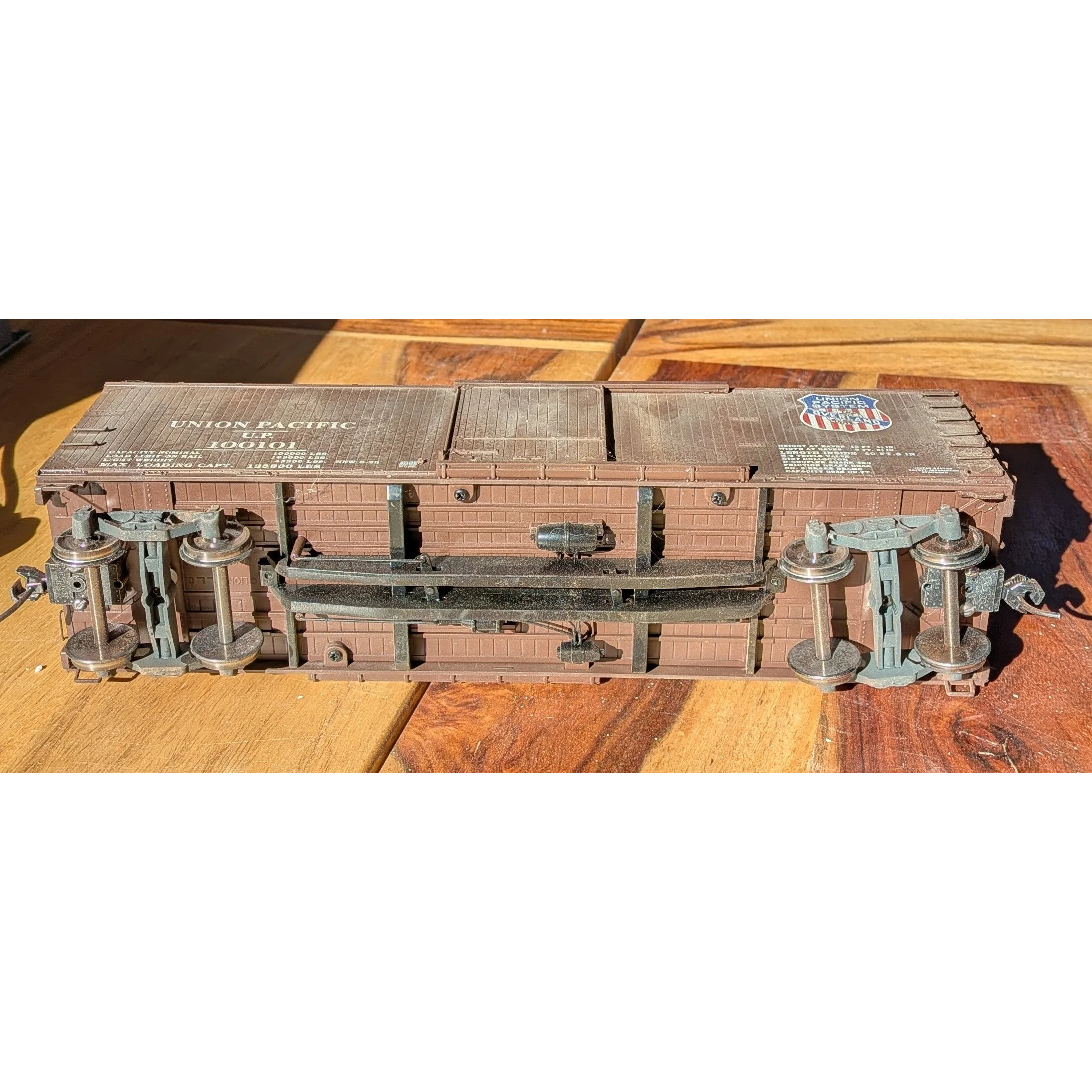 Union Pacific 40' double sheath Boxcar — photo 3