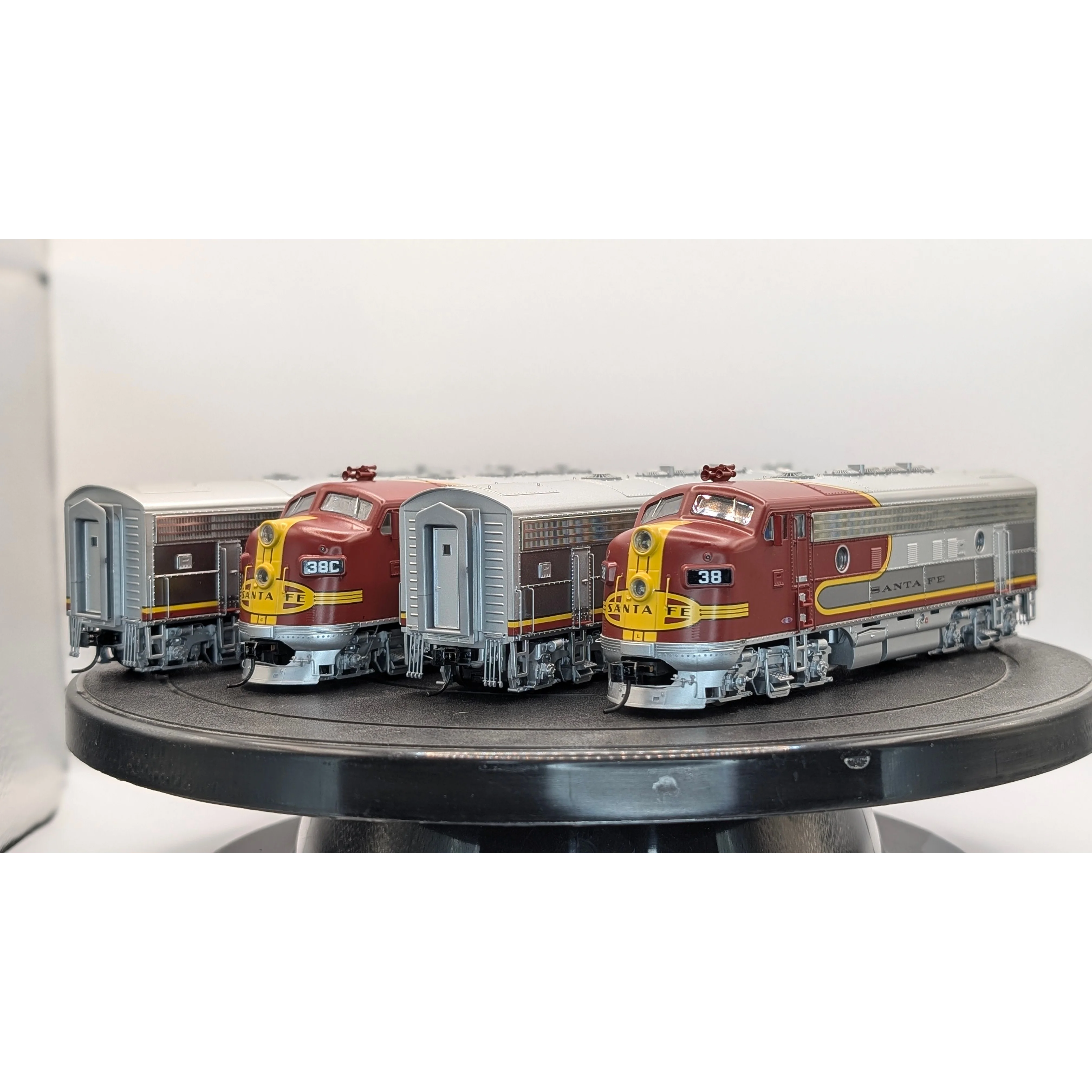 Walthers Proto 2000 Santa Fe F7 ABBA 38LABC Set w/Tsunami 2 DCC/Sound