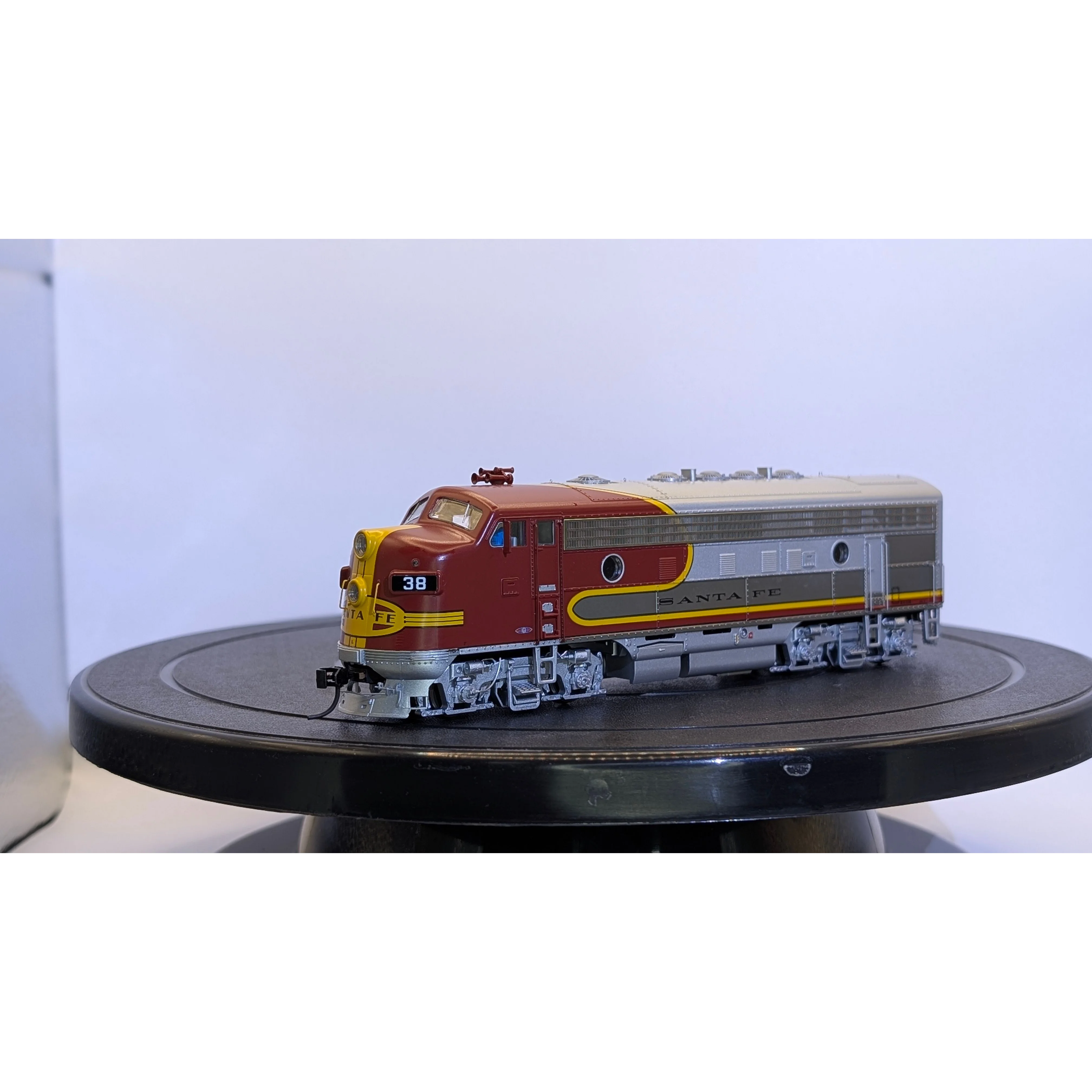 Walthers Proto 2000 Santa Fe F7 ABBA 38LABC Set w/Tsunami 2 DCC/Sound — photo 3