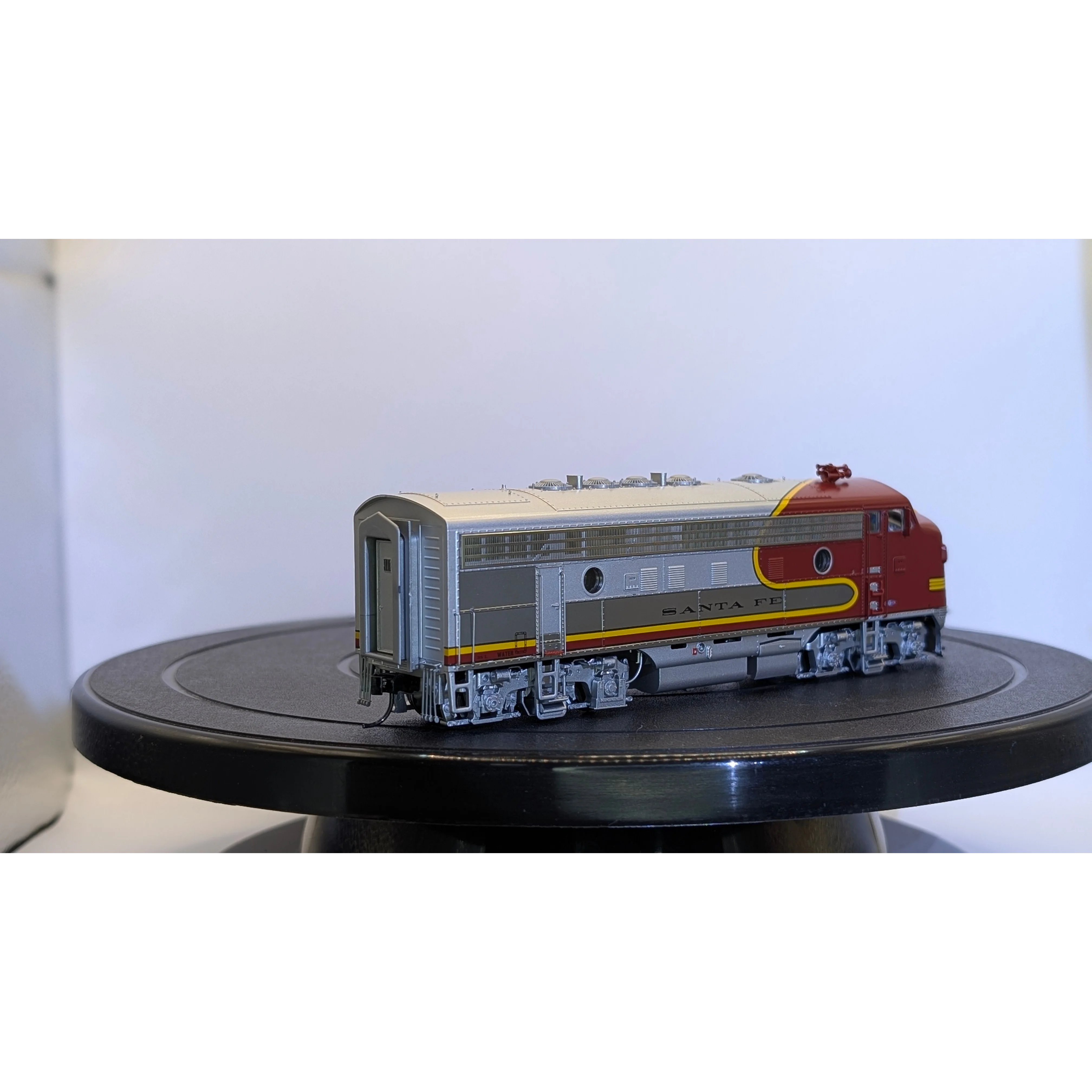 Walthers Proto 2000 Santa Fe F7 ABBA 38LABC Set w/Tsunami 2 DCC/Sound — photo 4