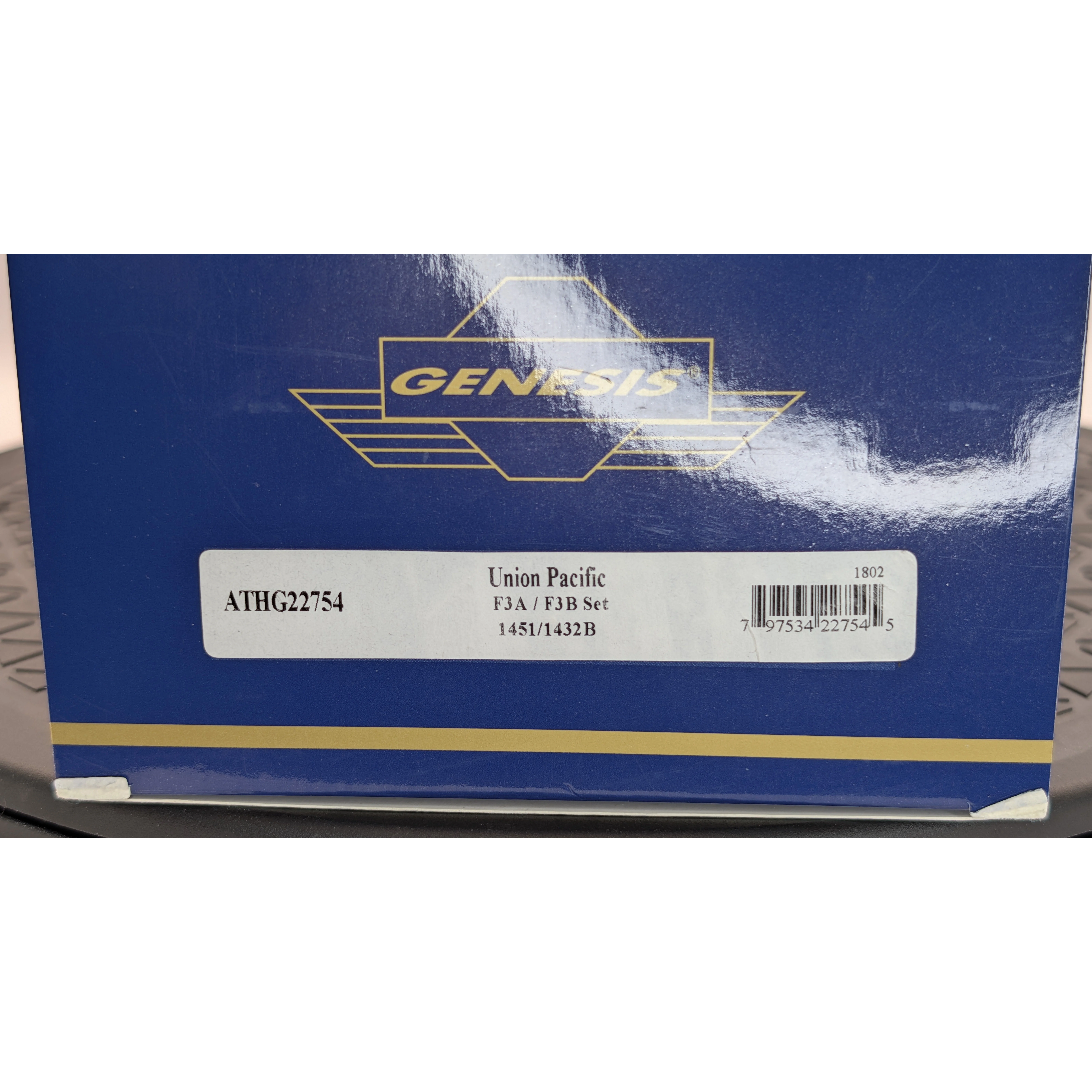 HO Scale Athearn Genesis Union Pacific F3 AB Set w/DCC Sound — photo 15