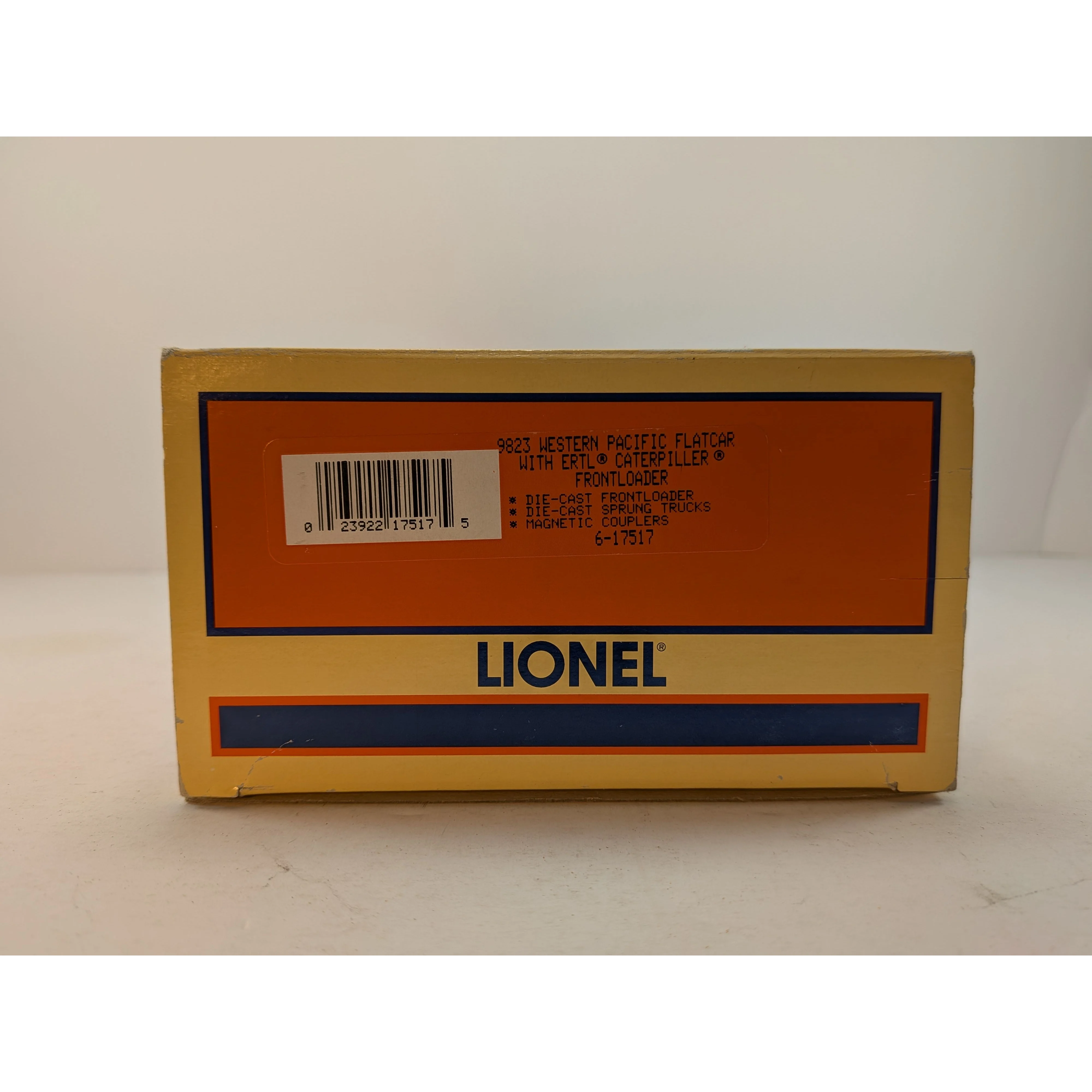 Lionel 6-17517 Western Pacific WP Flatcar w/Ertl Caterpillar Front Loader NIB - Image 2
