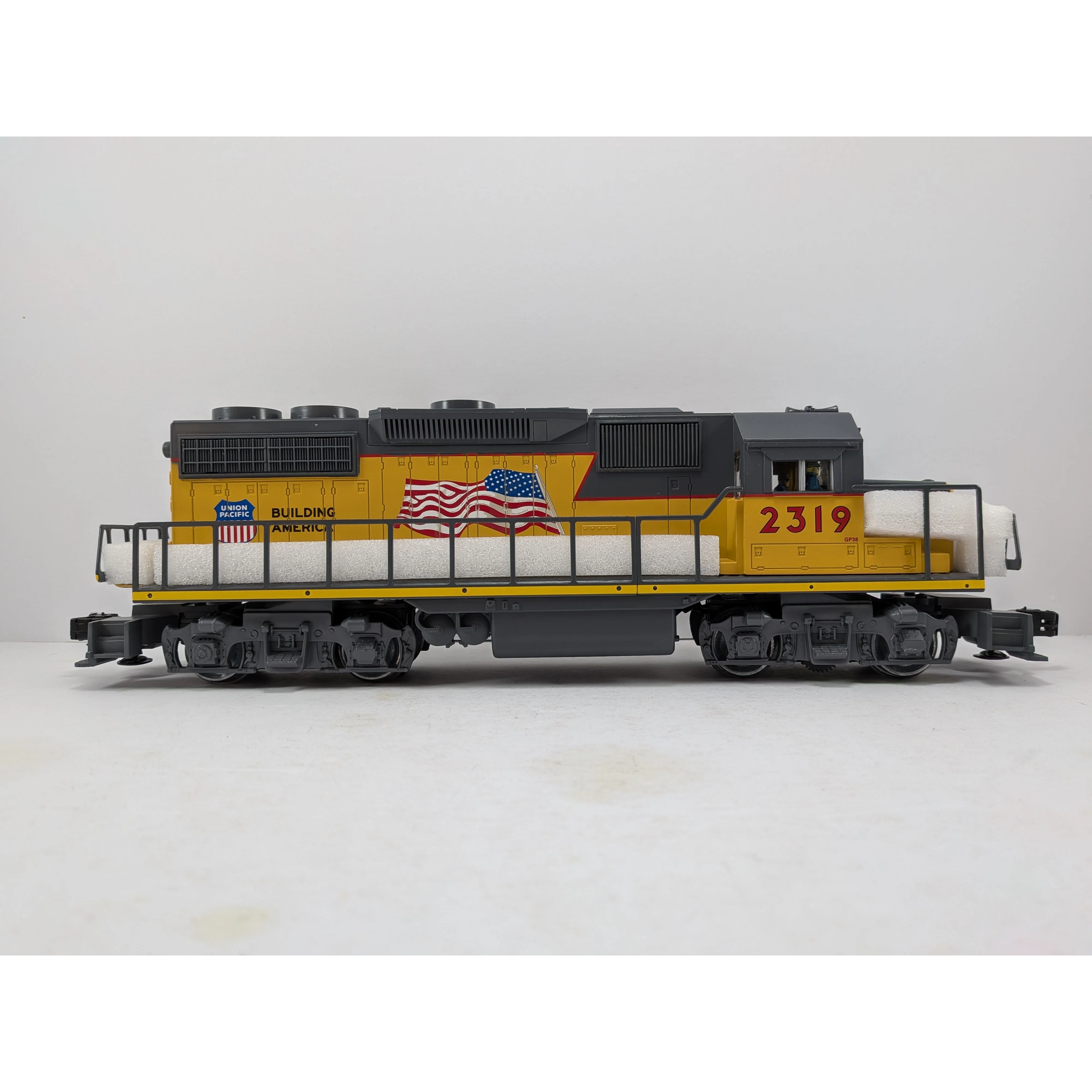Lionel 1923110 O Union Pacific America Proud GP38 Engine used. - Image 3