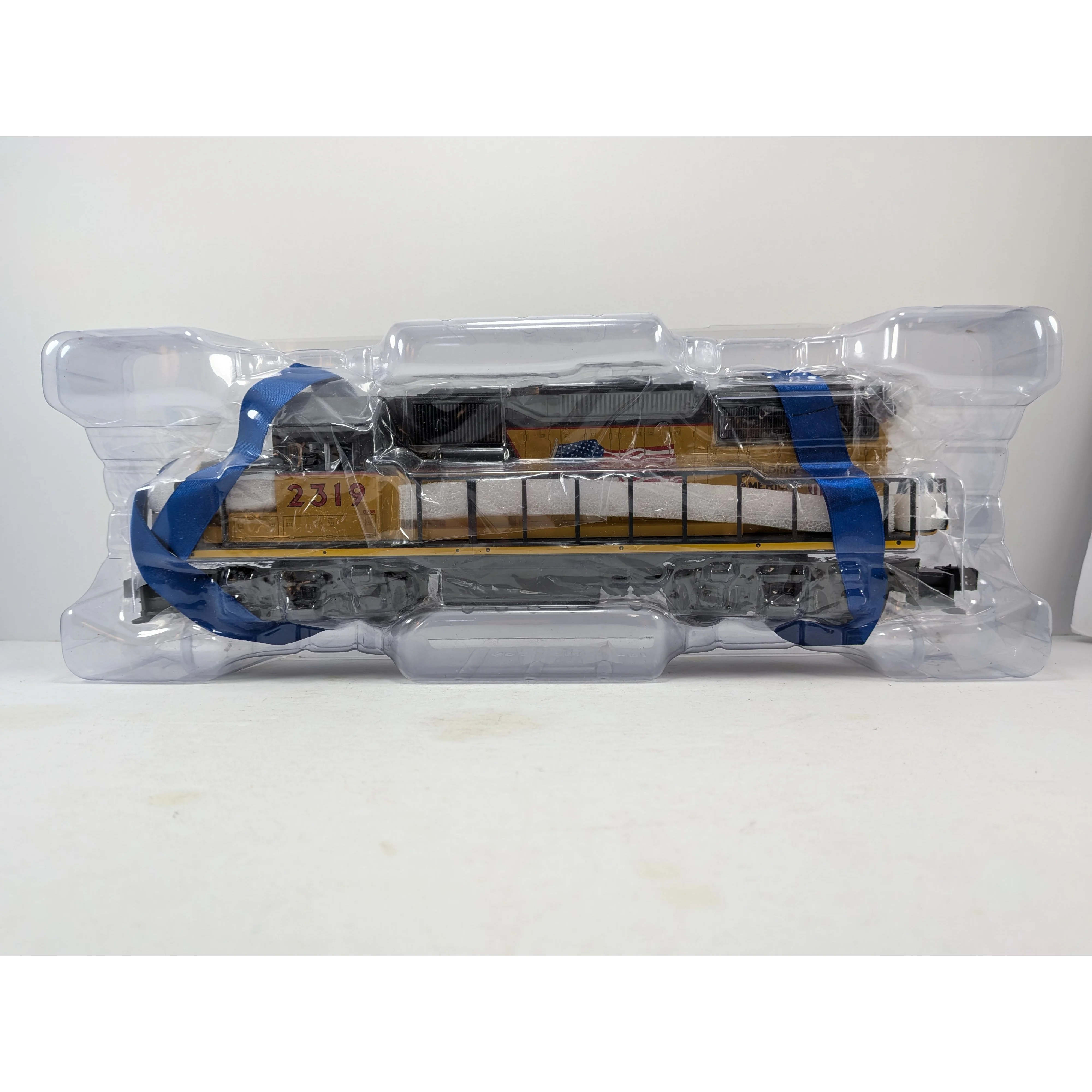 Lionel 1923110 O Union Pacific America Proud GP38 Engine used. - Image 7