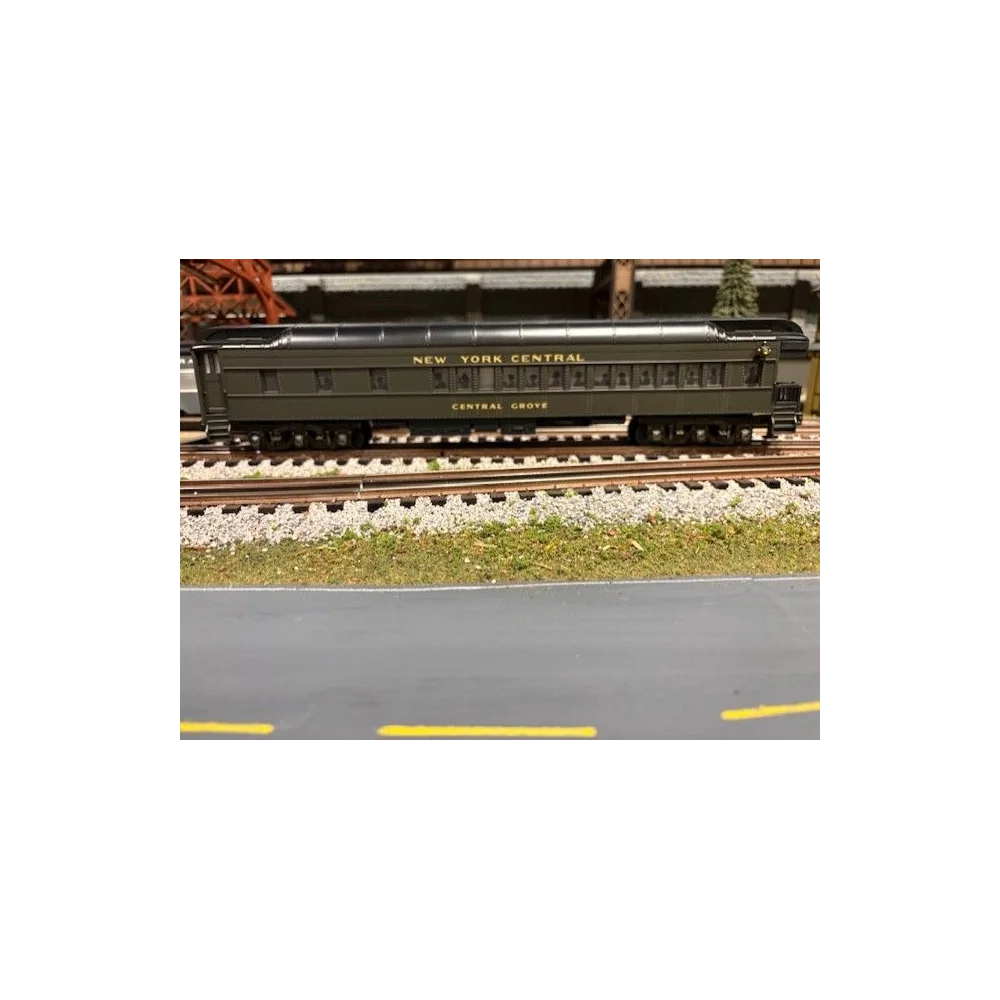 GREEN NYC SET SAVE$1375    THE NEW LIONEL GREEN 20TH CENTURY LIMITED SET IS $1552. — photo 6