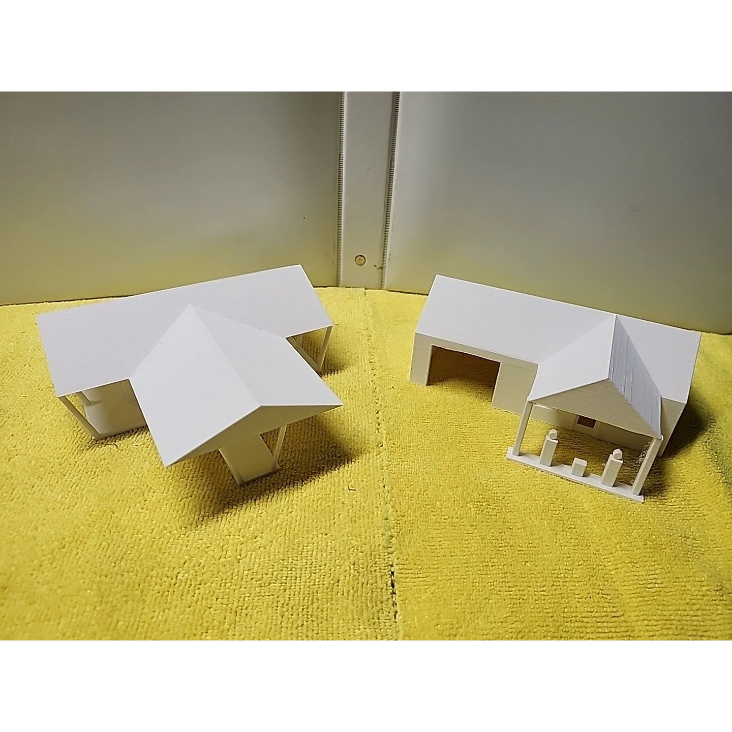 HO Scale:Train Model:Vintage Gas Station and Diner — photo 3