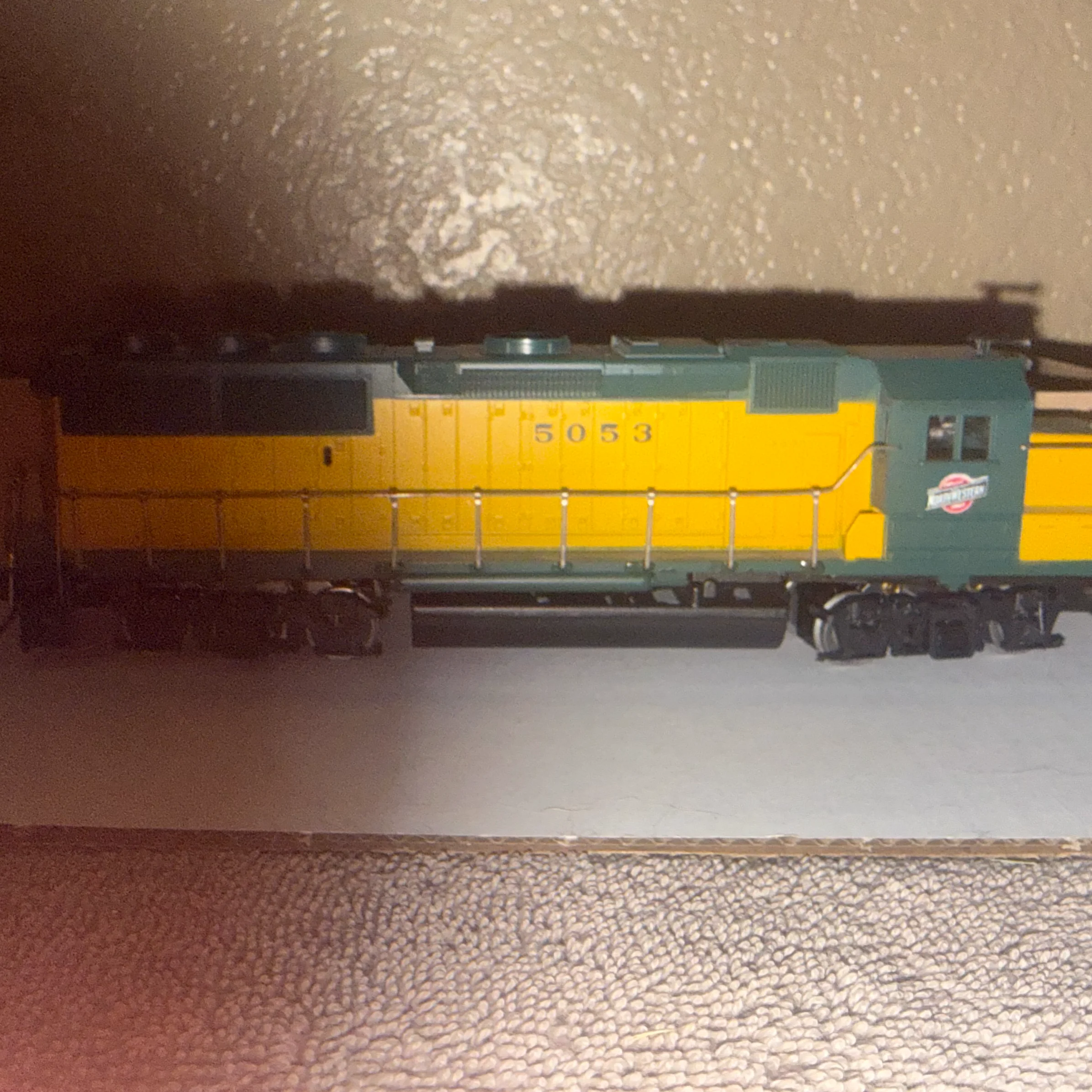 Athearn HO Chicago & North Western GP50 Locomotive #5053 — photo 2