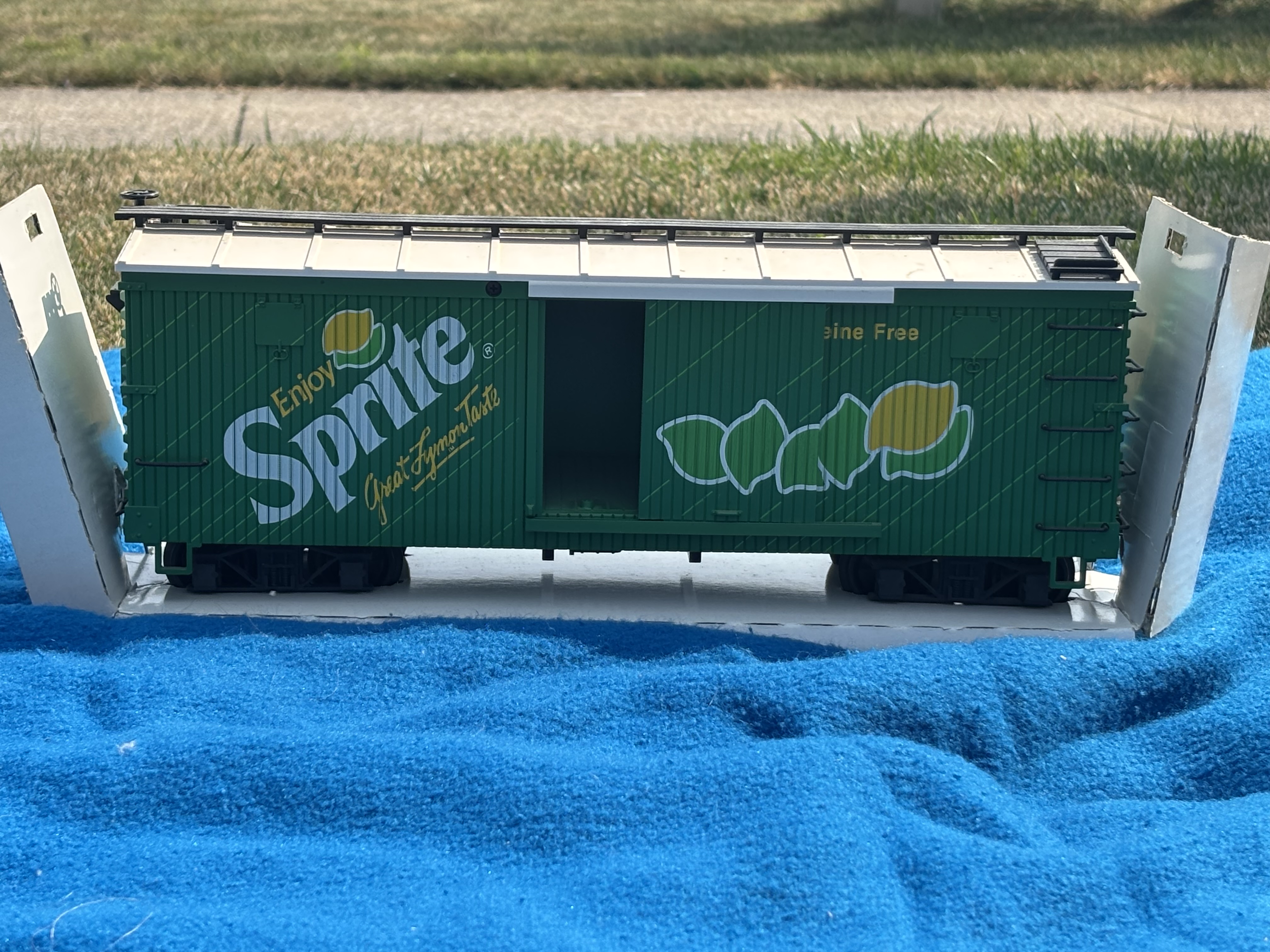 5 "G" scale boxcar trains in boxes — photo 5