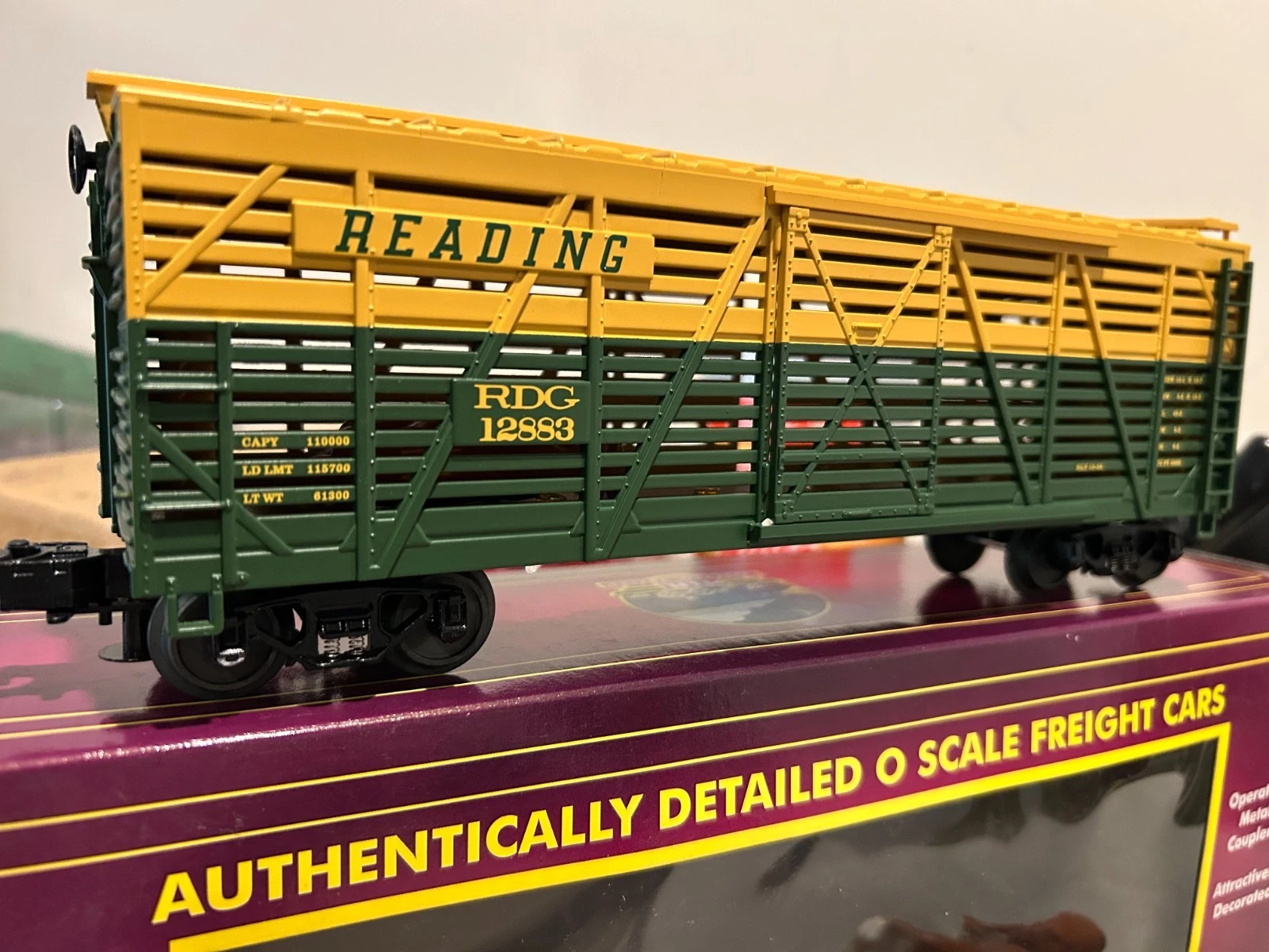 MTH 20-94508 Reading Steel Sided Stock Car LN/Box