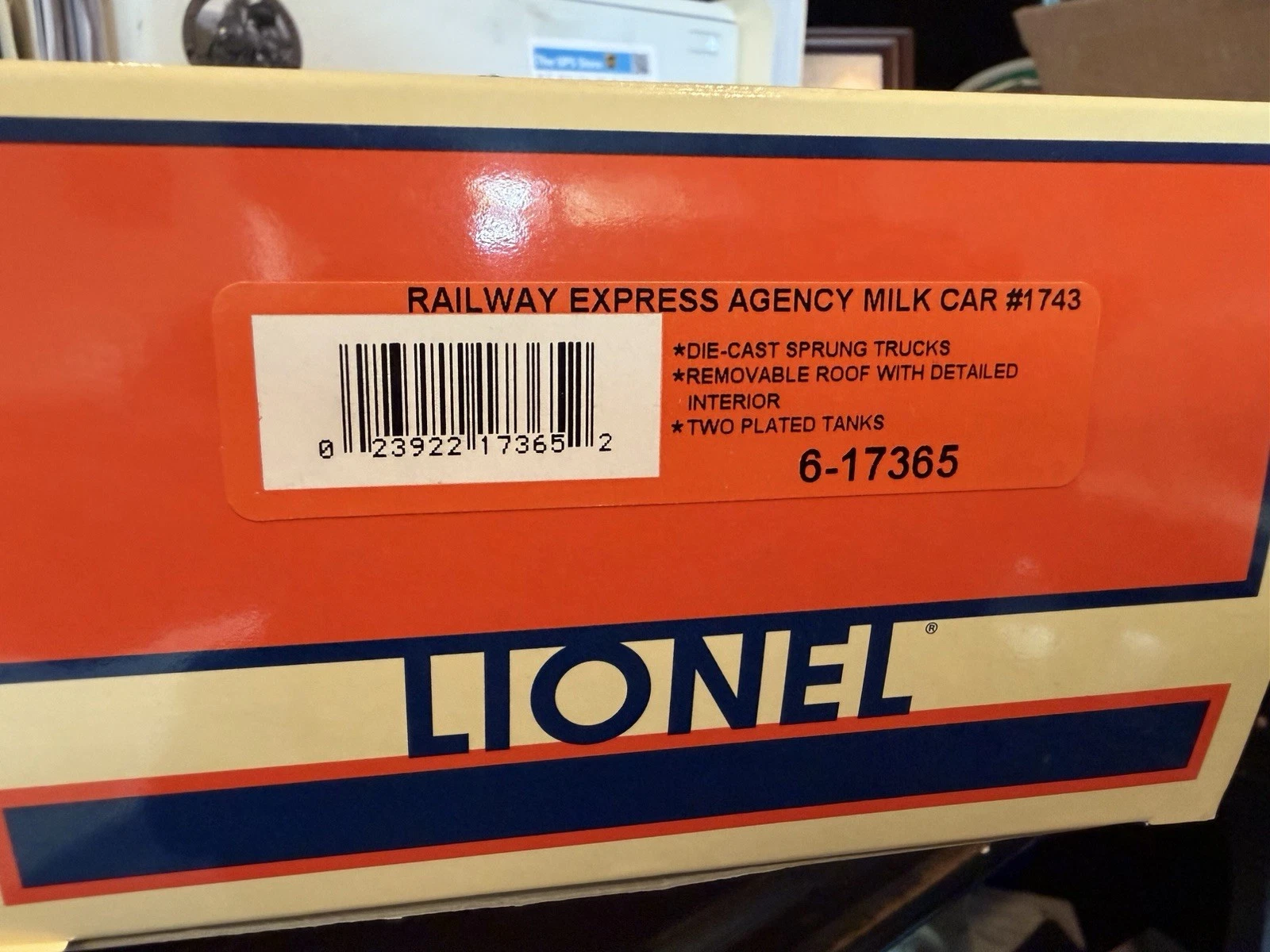 Lionel 6-17365 O Gauge Railway Express Agency Milk Car #1743 NIB — photo 2