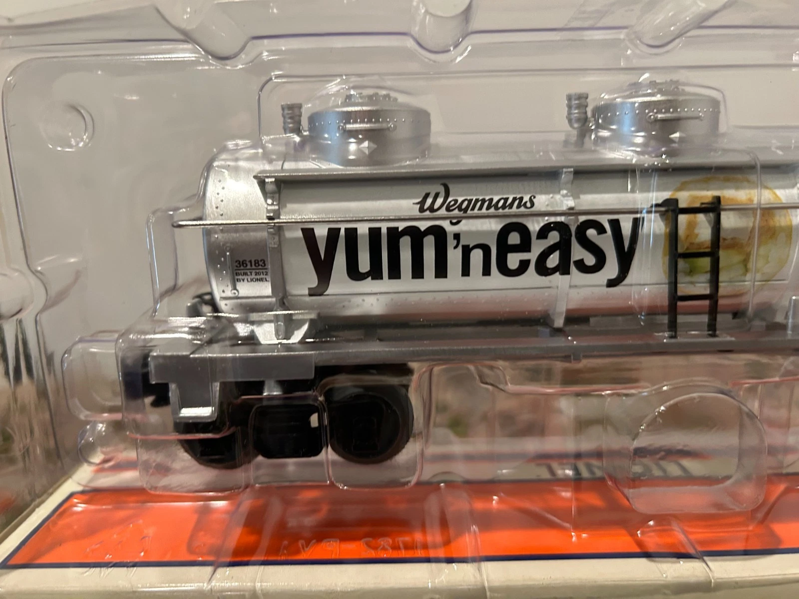 Lionel 6-36183 Wegman's 3 Dome Tanker NIB — photo 3