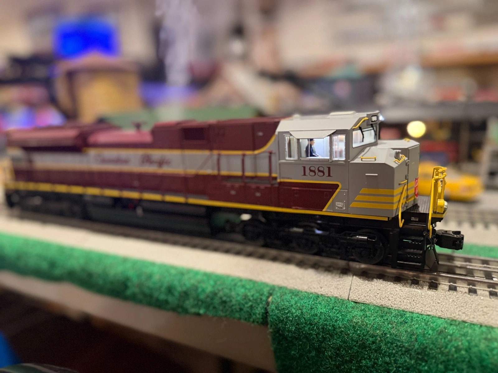 LIONEL 2133351 CANADIAN PACIFIC LEGACY SD70ACe #1881 NIB — photo 4