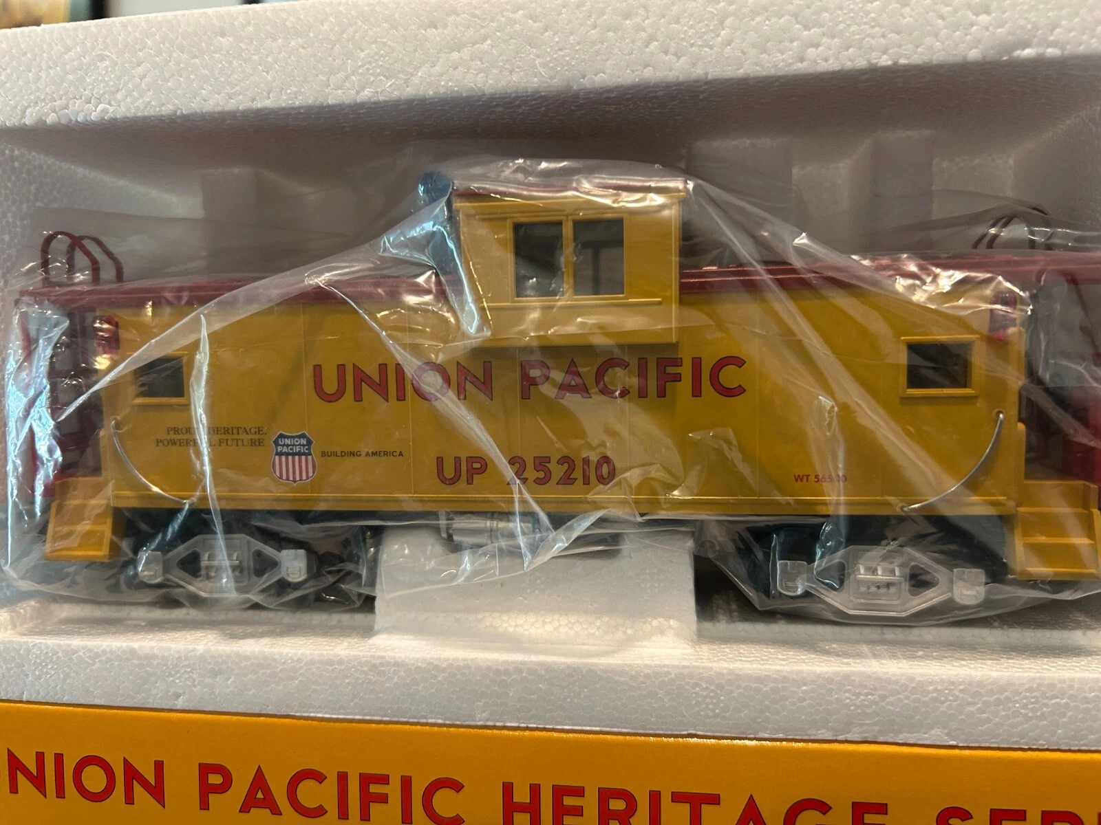 MTH 30-4194C Union Pacific Extended Vision Caboose New in Wrong Box — photo 2