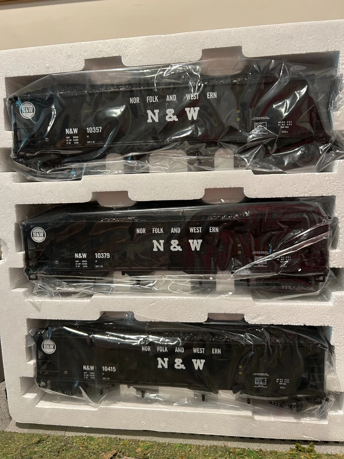 MTH 20-97061 Norfolk and Western 4 Bay Hopper 6 car set NIB — photo 3