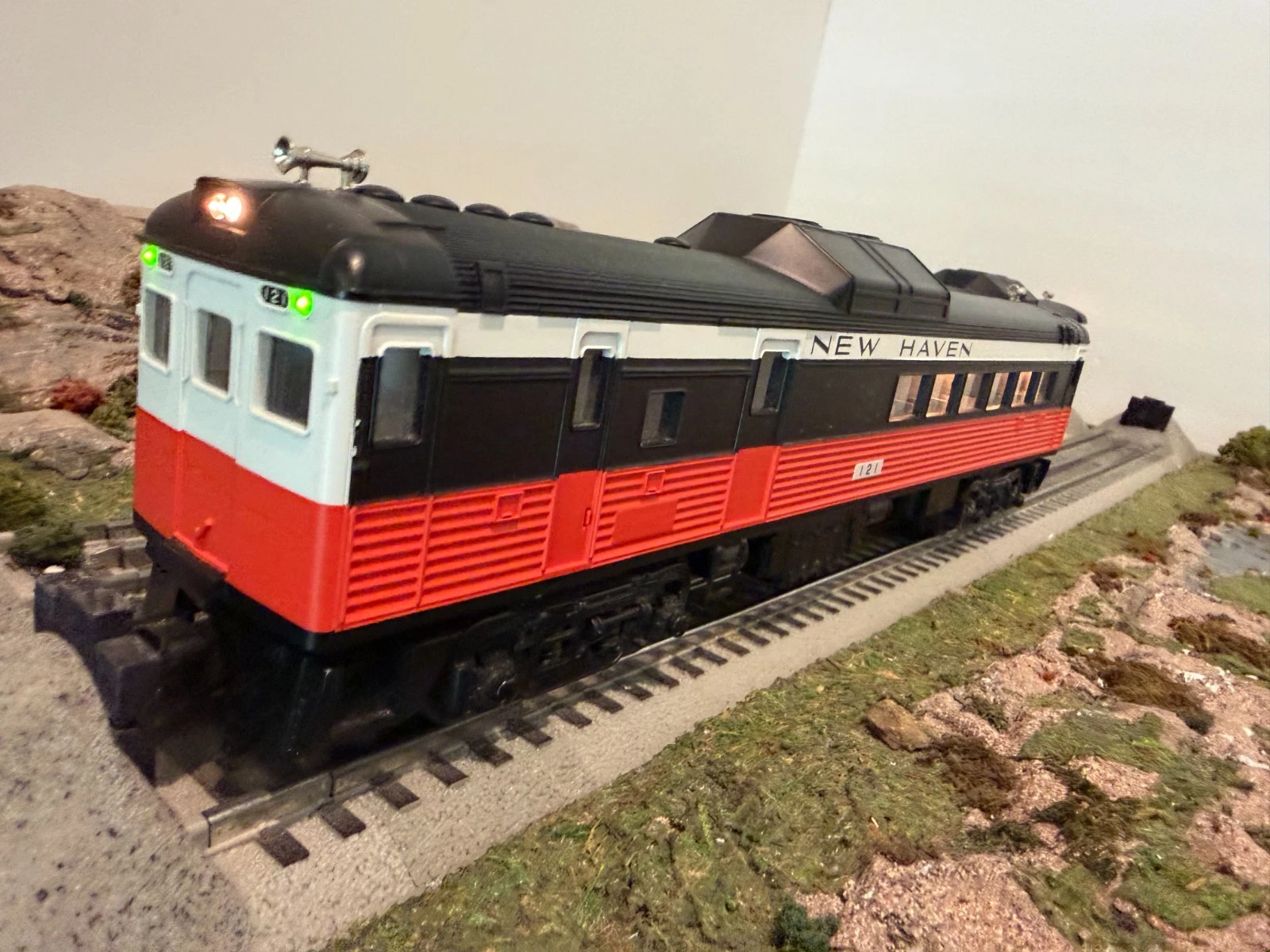 MTH 2231-1 and 2231-3 New Haven RDC 4 car set LN/No Boxes — photo 12