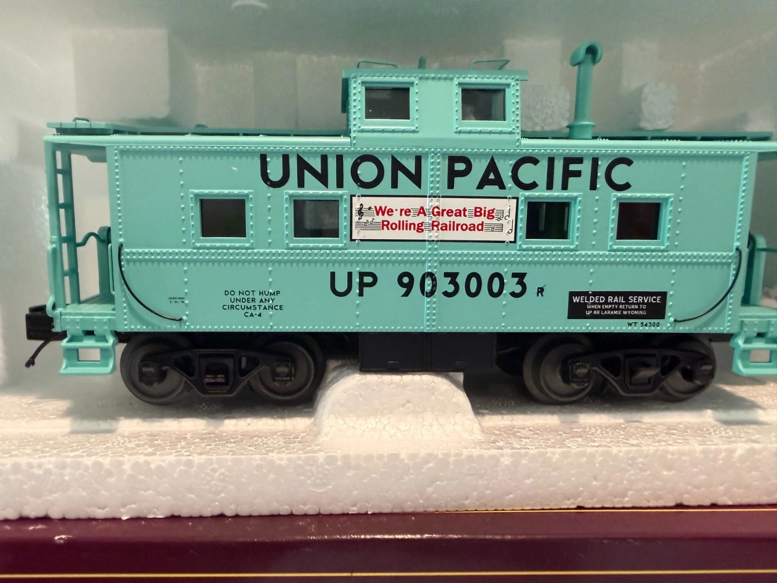 MTH 20-91627 Union Pacific MoW Green Steel Caboose NIB — photo 2
