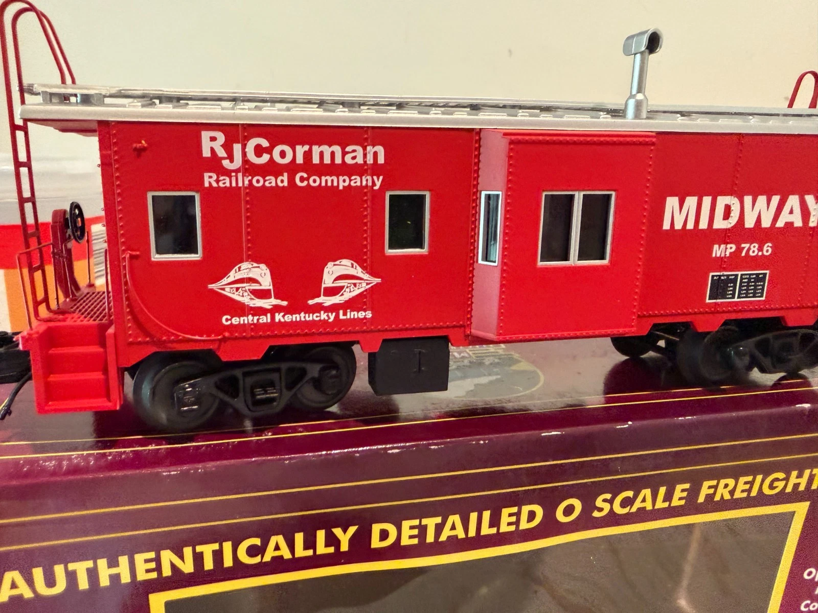 MTH 20-91641 RJ Corman Bay Window Caboose NIB — photo 3