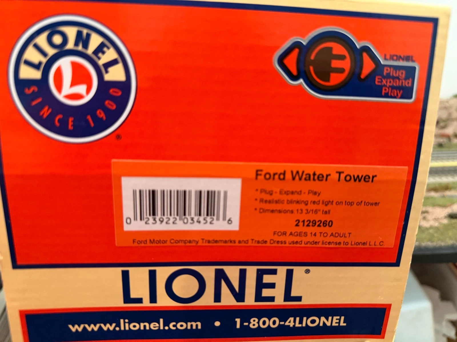 Lionel 2129260 O Scale Ford Water Tower NIB — photo 2