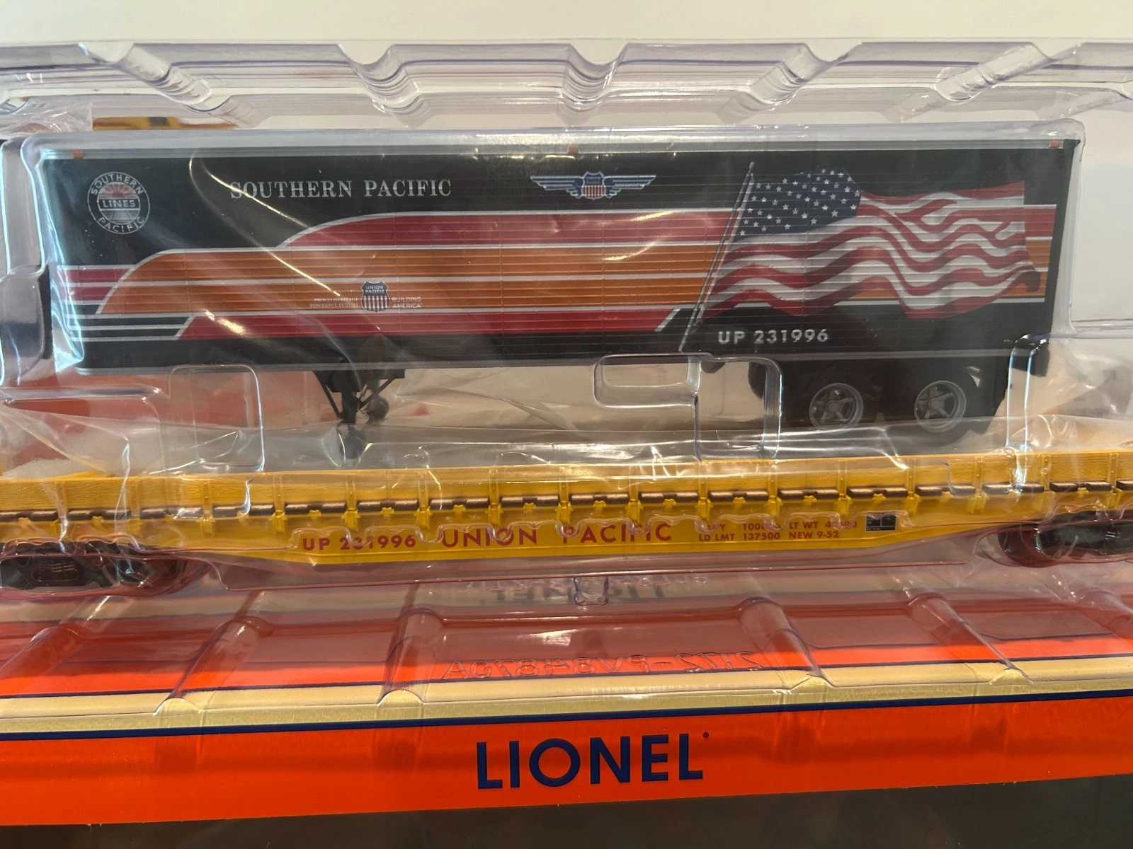 Lionel 2326050 UP Heritage Southern Pacific TOFC Flatcar NIB