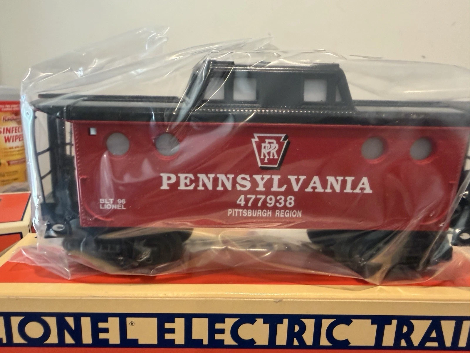 Lionel 6-19727 Pennsylvania Railroad Porthole Caboose NIB — photo 2