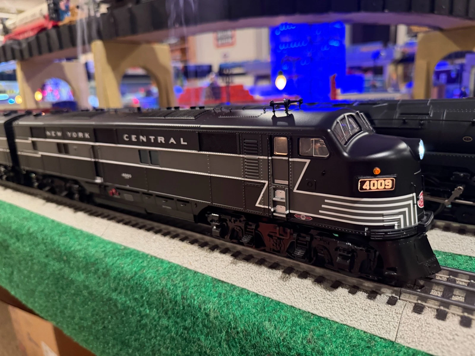 Lionel 6-24579 & 82 New York Central E7 ABA Powered Diesel Locomotives LN/BOXES — photo 2
