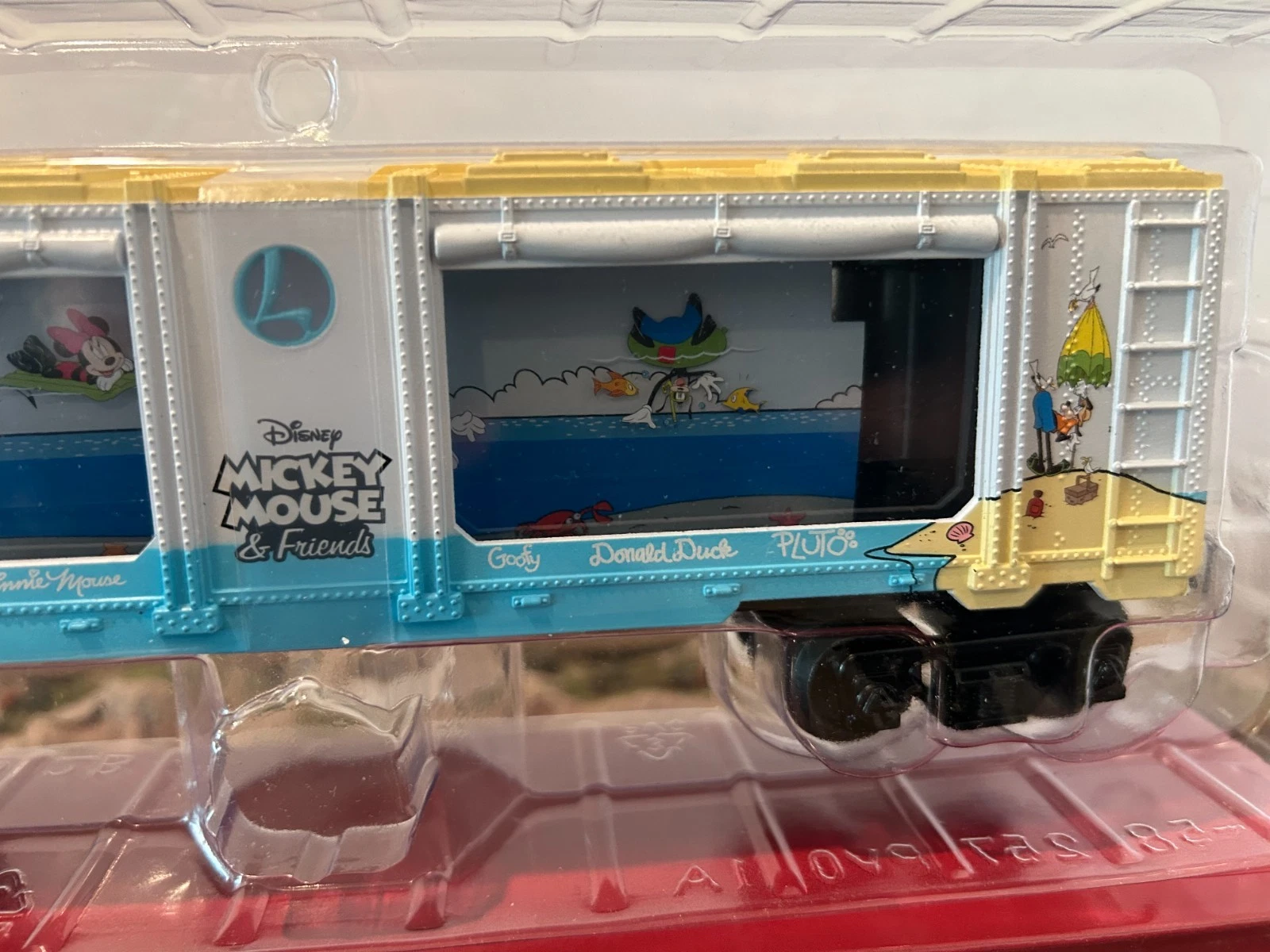 Lionel 6-82914 Disney Summer Aquarium Car NIB — photo 3