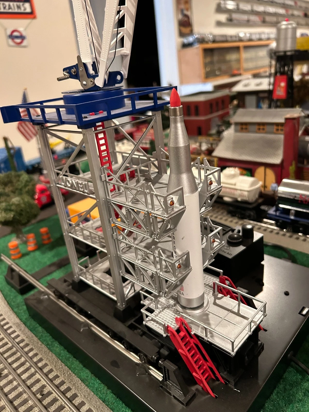 Lionel 2229300 Rocket Launch Pad NIB — photo 4
