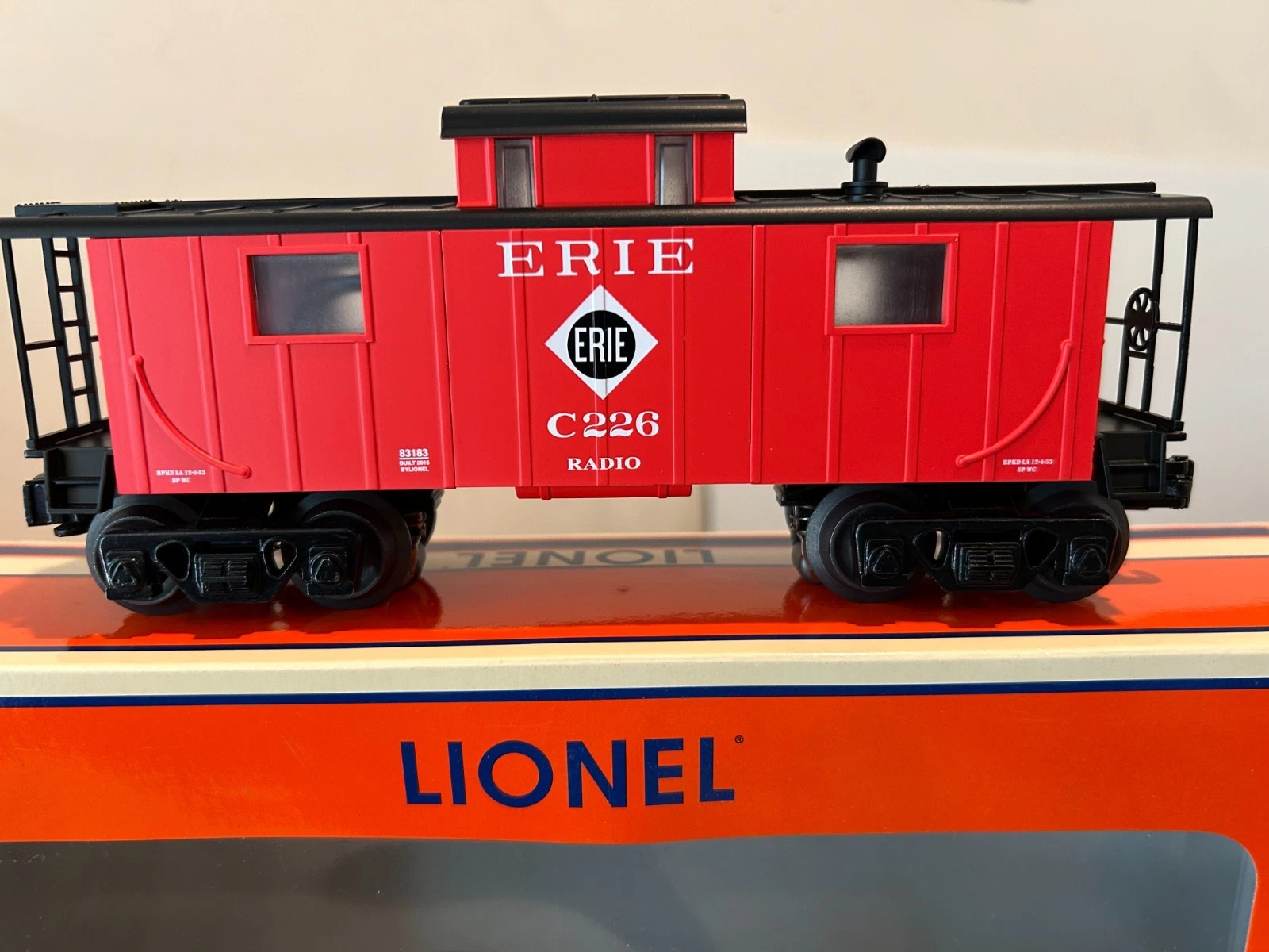 Lionel 6-83183 Erie Caboose NIB — photo 3