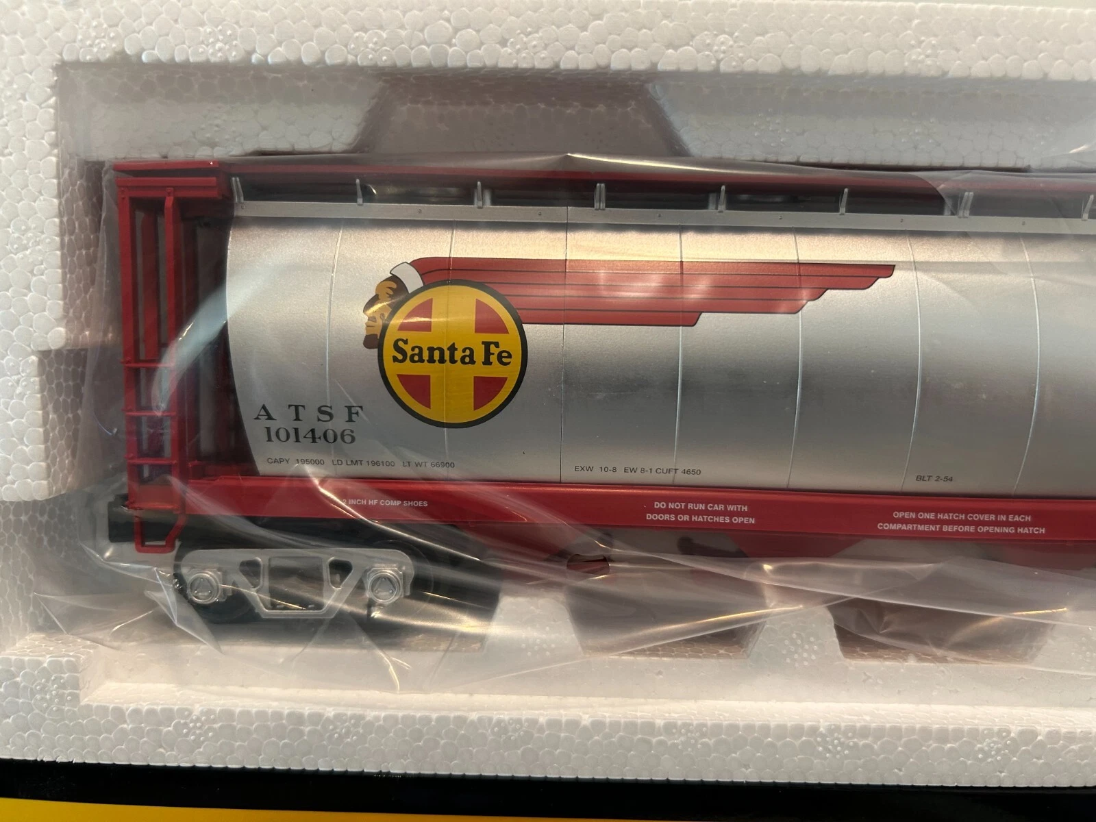 MTH Railking 30-75747 Santa Fe 4 Bay Cylindrical Map Hopper Car (Red) NIB — photo 3