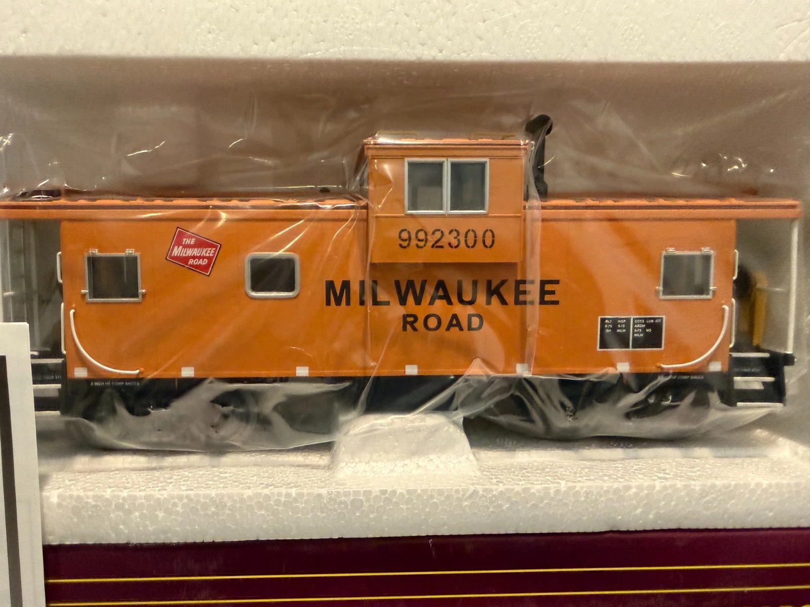MTH 20-91426 Milwaukee Road Extended Vision Caboose NIB — photo 2