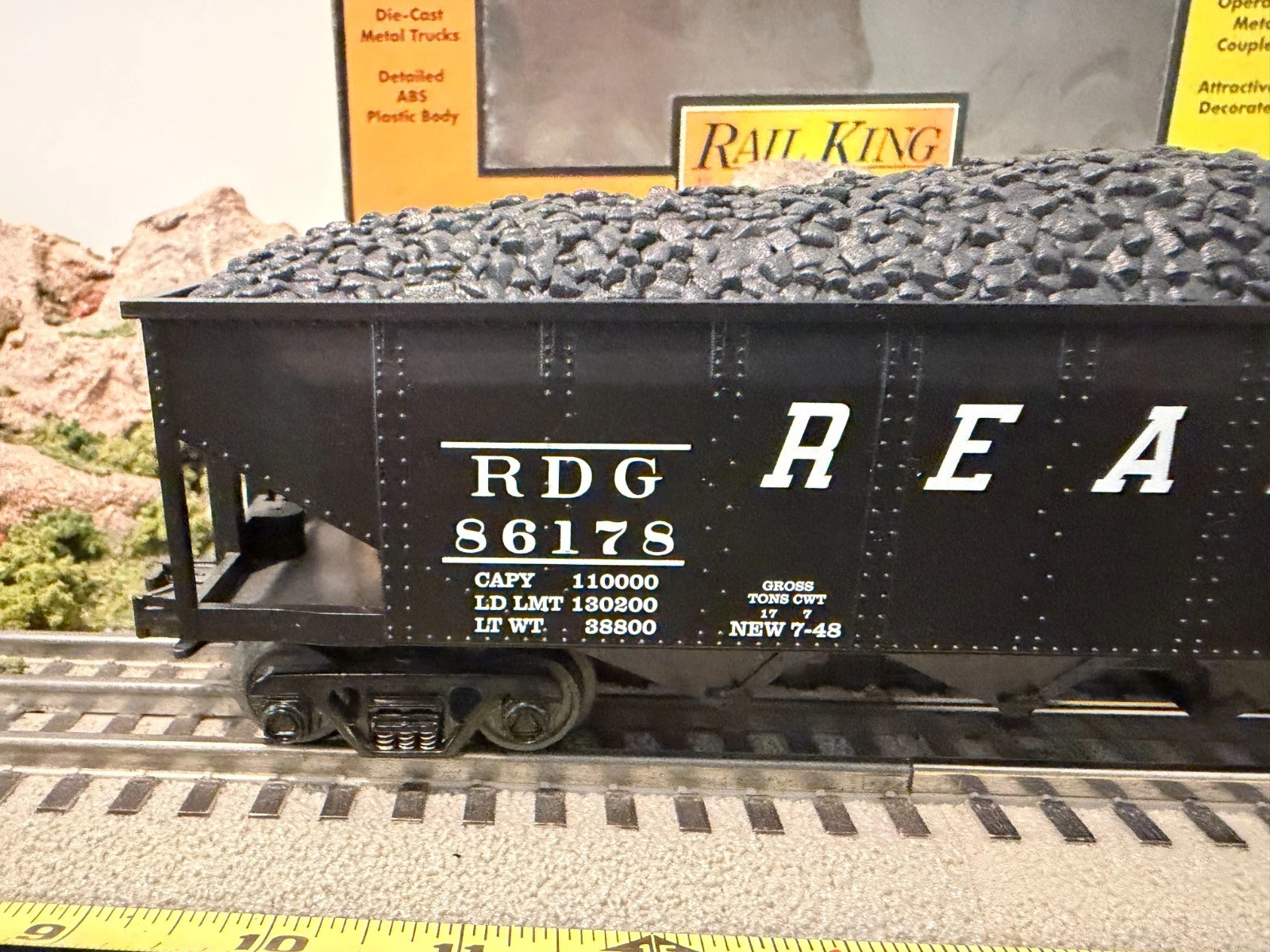 MTH 30-7017E Reading Hopper Car w/ Coal Load LN/Box — photo 3