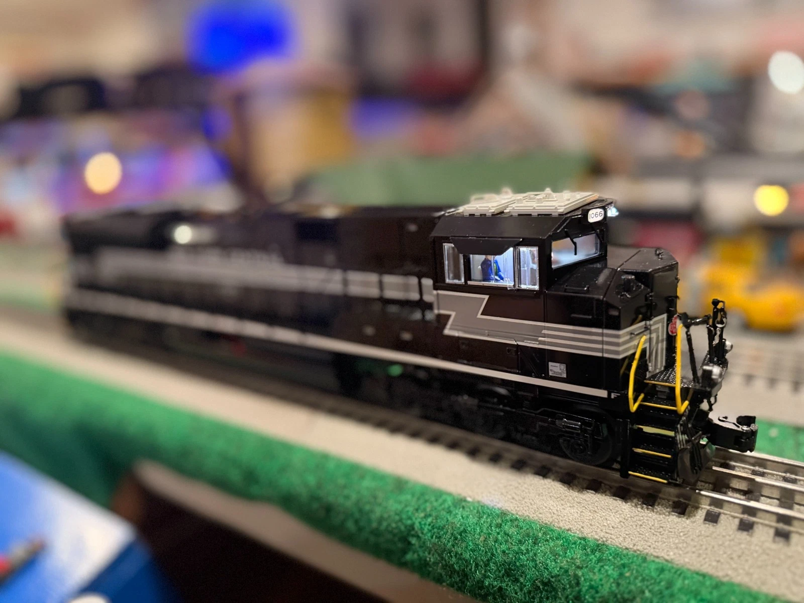 Lionel 2433080 Legacy SD70ACE New York Central Diesel Locomotive #1066 NIB — photo 4