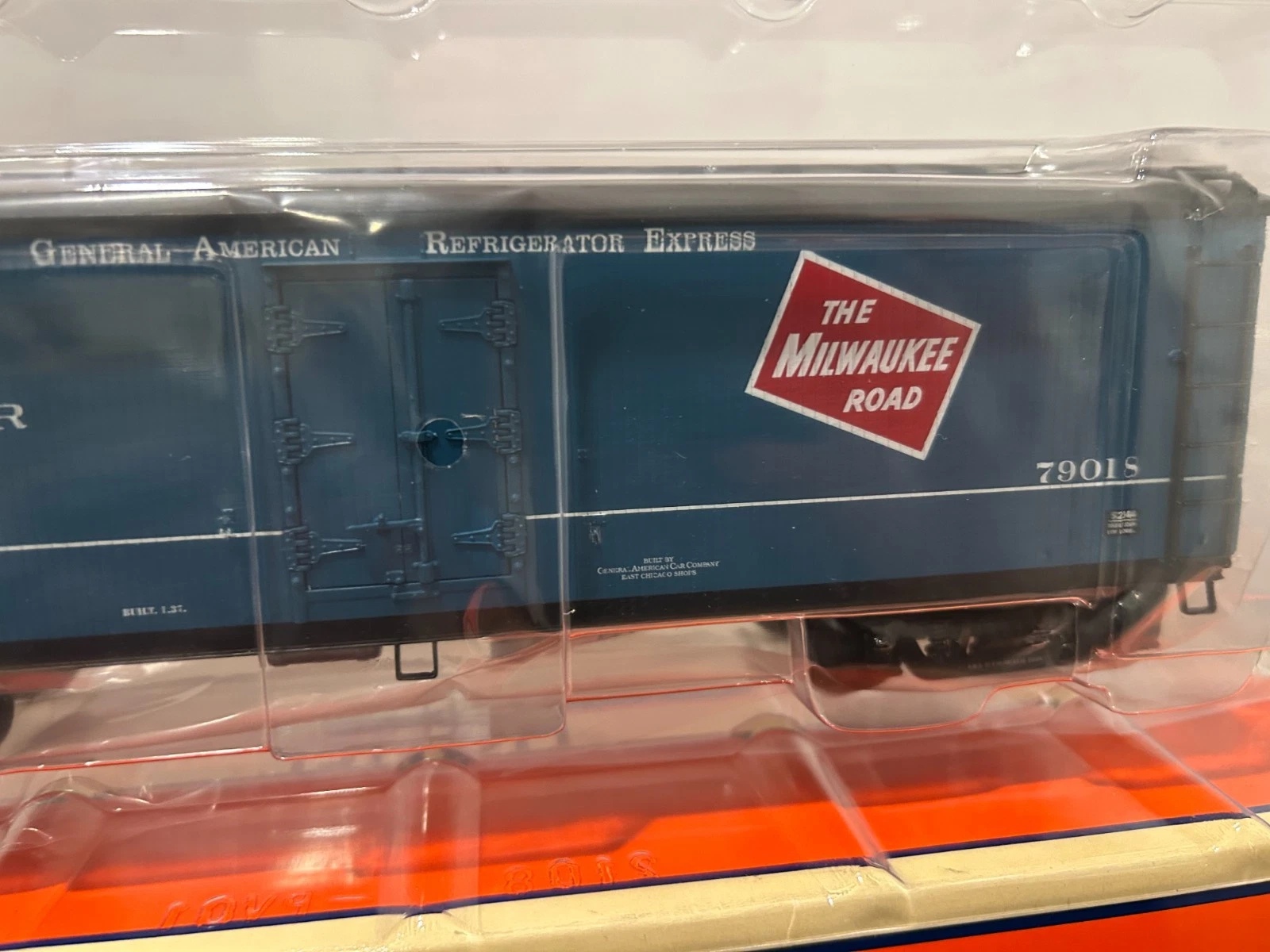Lionel 6-52344 Milwaukee Road Blue Milk Car NIB — photo 3