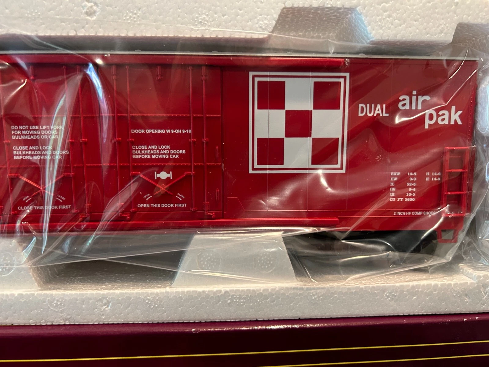 MTH 20-93025 Ralston Purina 50’ Double Plug Door Boxcar NIB — photo 2