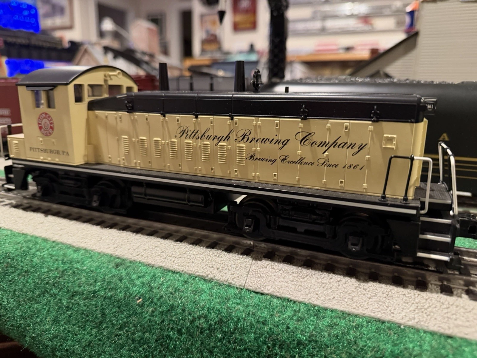 MTH 30-2454-1 Pittsburg Brewing Co. SW9 w/Proto 2 LN/Box — photo 2