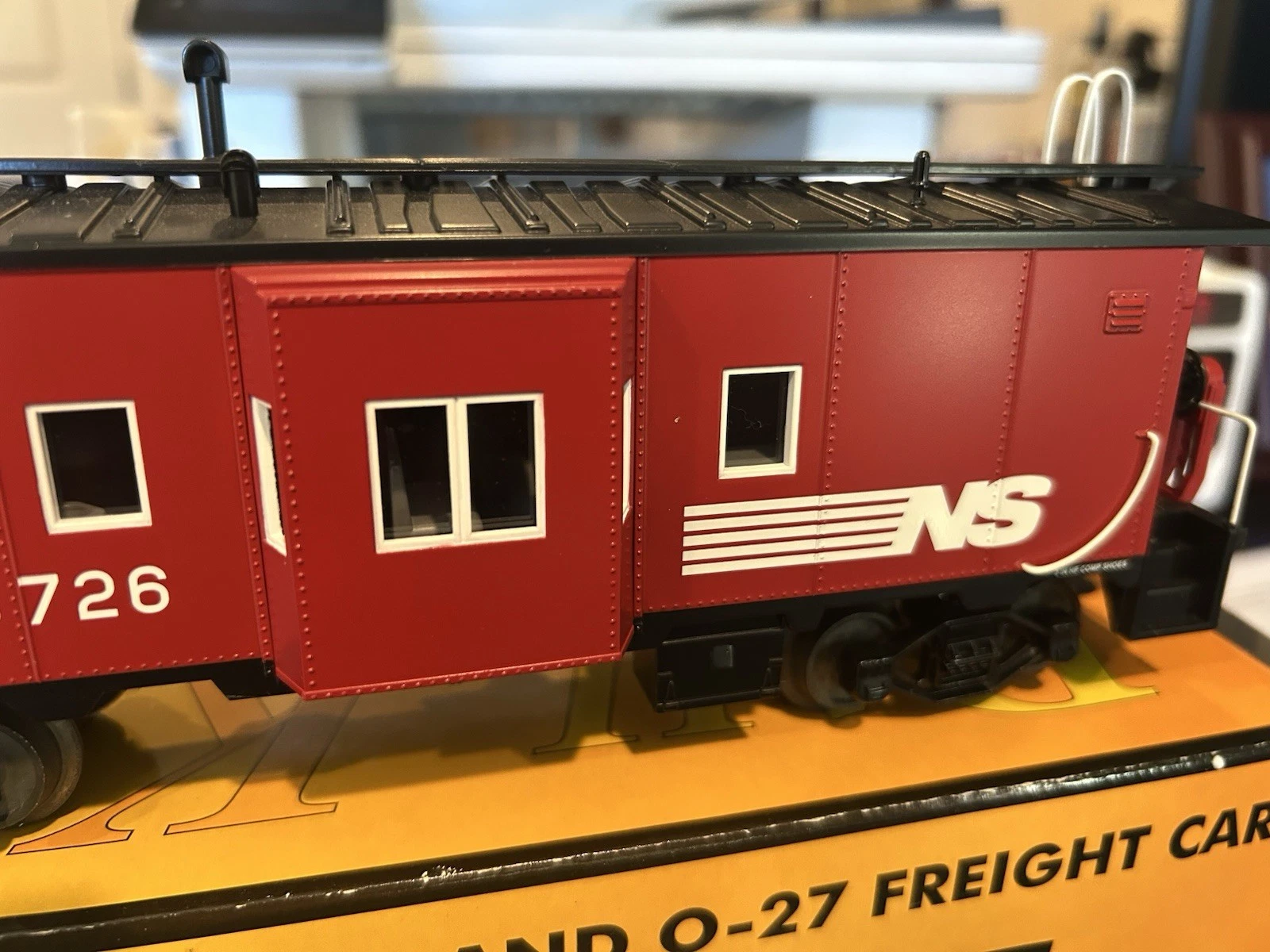 MTH 30-77067 NORFOLK SOUTHERN BAY WINDOW CABOOSE LN/BOX — photo 2