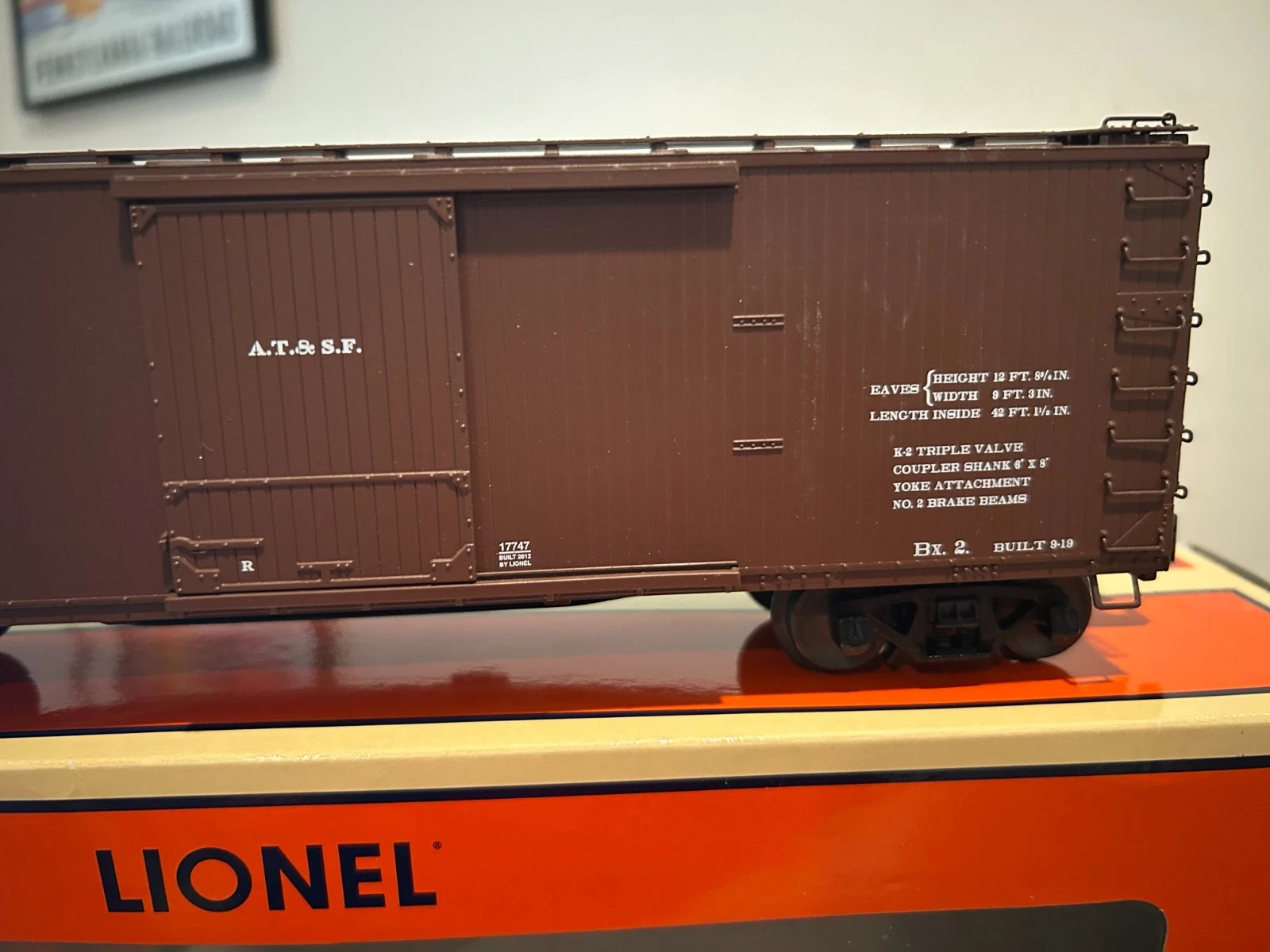 Lionel 6-17747 Santa Fe Double-Sheathed Box Car NIB — photo 2