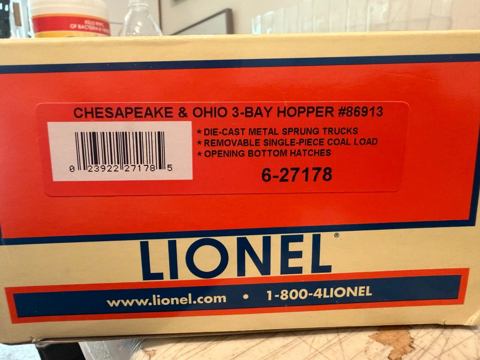 Lionel 6-27178 C&O 3 Bay Diecast Hopper LN/Box — photo 3