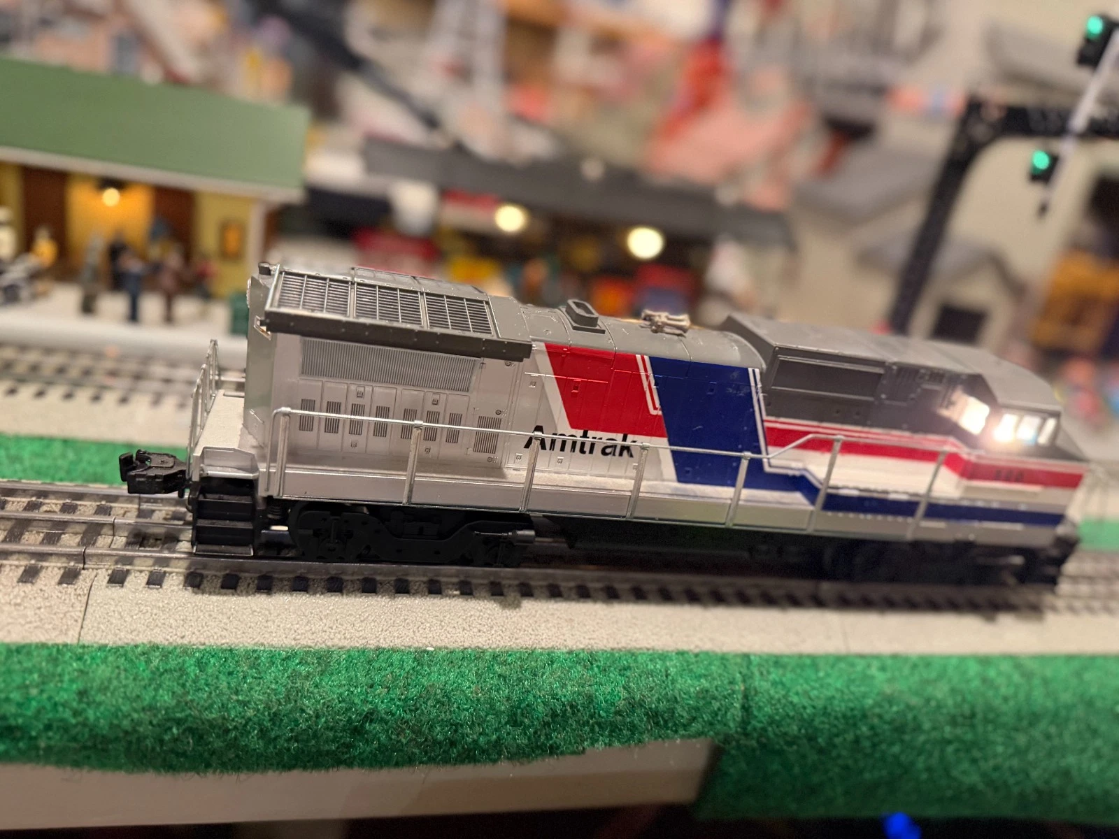 MTH RK-2003 RailKing Amtrak Dash-8 3-Rail Diesel Engine LN NO BOX — photo 2
