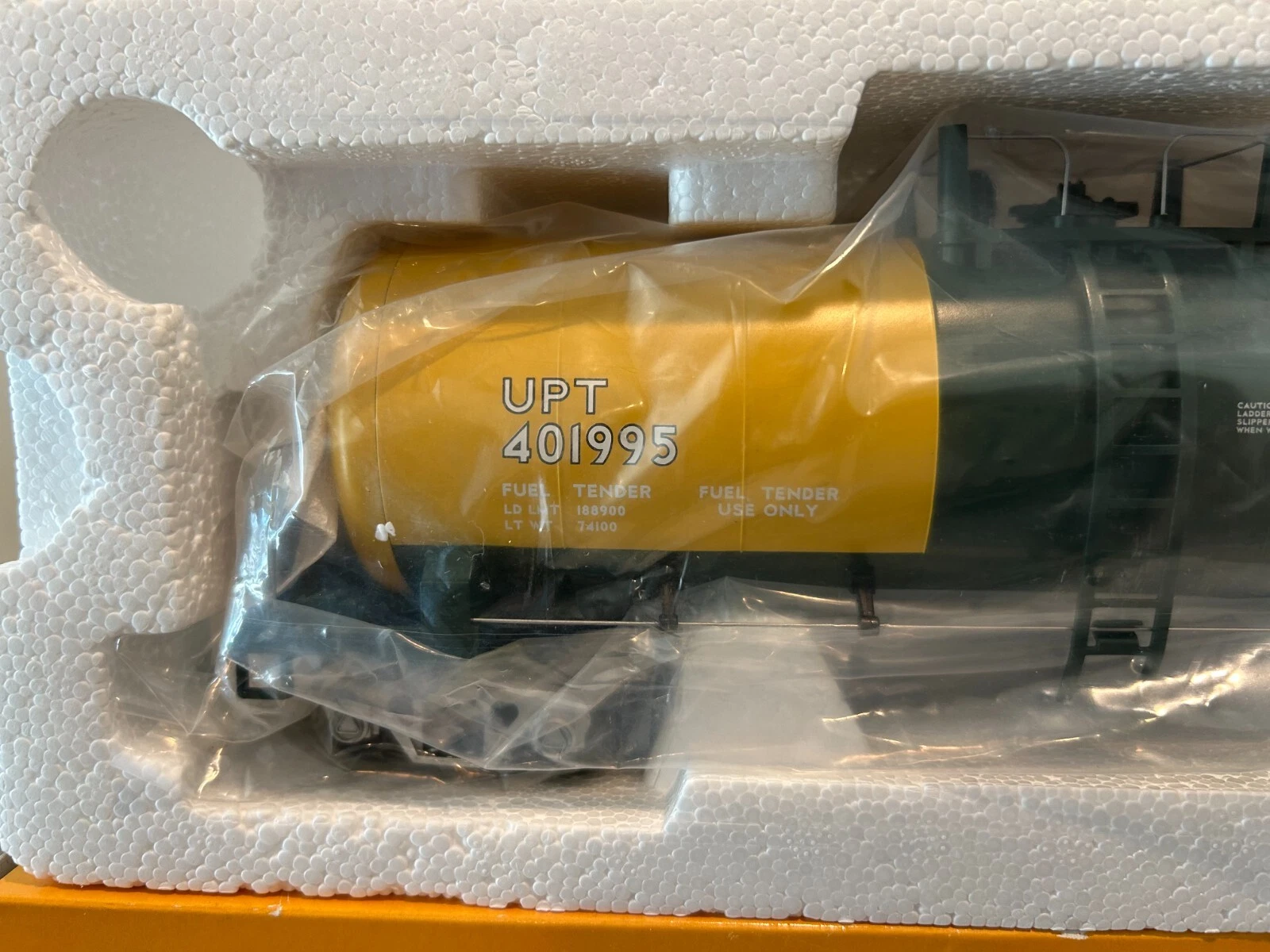 MTH O Scale 20-96167 Chicago Northwestern (UP Heritage) Tank Car NIB — photo 2