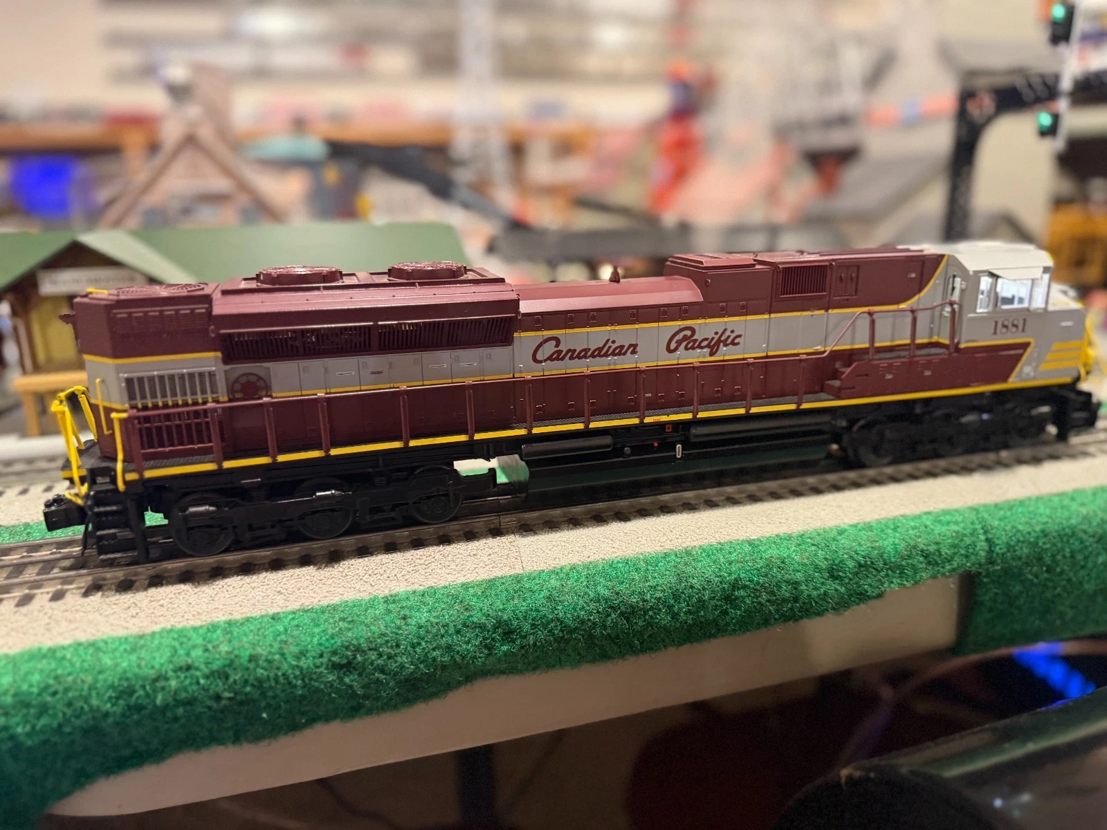 LIONEL 2133351 CANADIAN PACIFIC LEGACY SD70ACe #1881 NIB — photo 2
