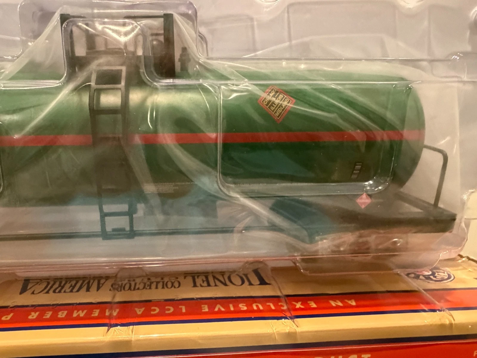 Lionel 6-58061 LCCA Chicago and Illinois Midland Railroad Unibody Tank Car NIB — photo 2